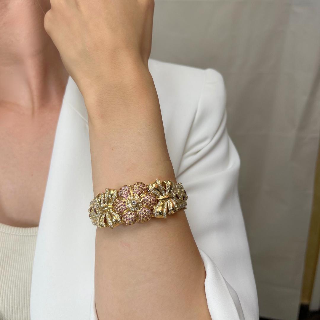 Glamorous 6.23ct Diamond Bracelet in 18k Yellow Gold - IGI Certified For Sale 4