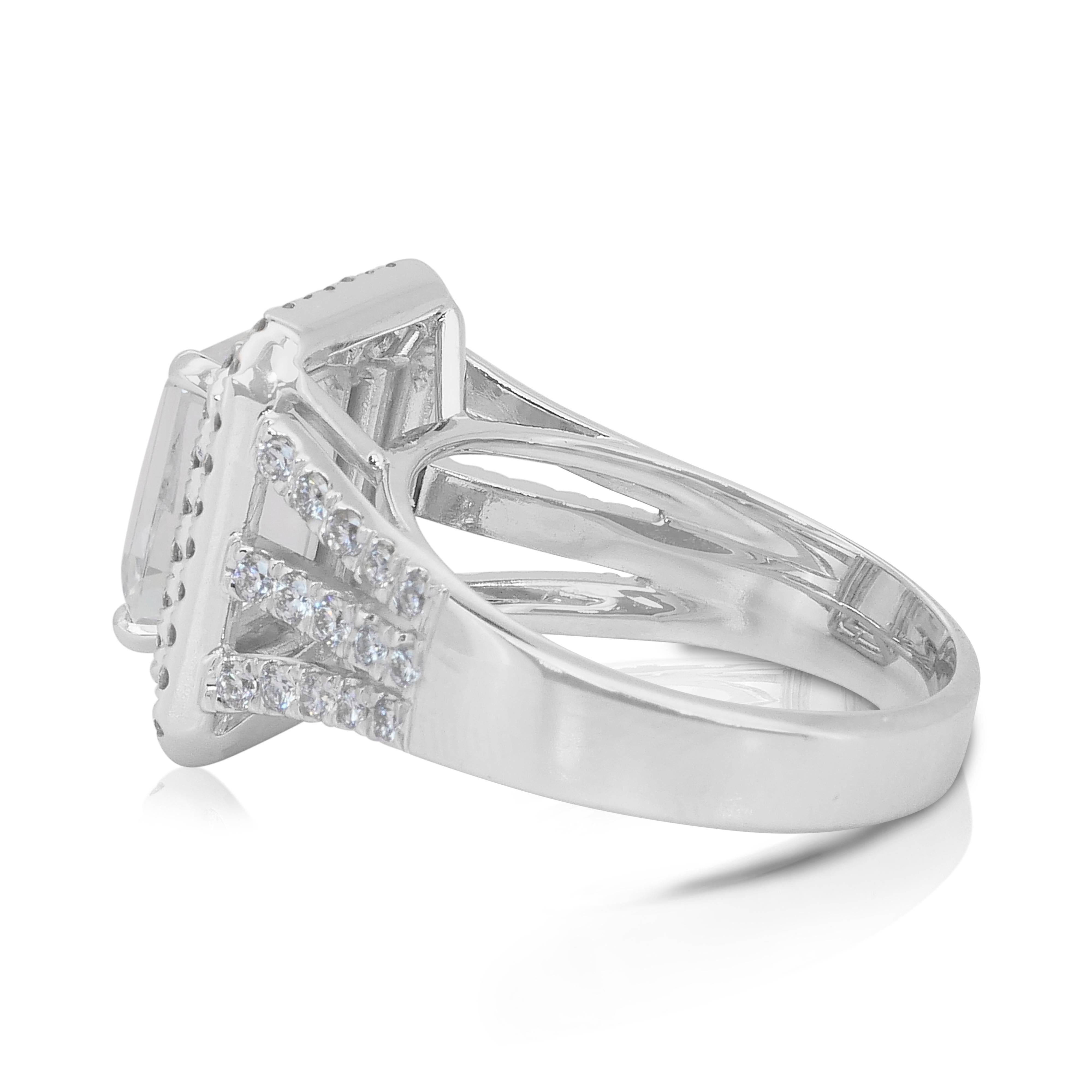 Glamorous 7.62ct Topaz and Diamonds Double Halo Ring in 18k White Gold In condizioni Nuovo in vendita a רמת גן, IL
