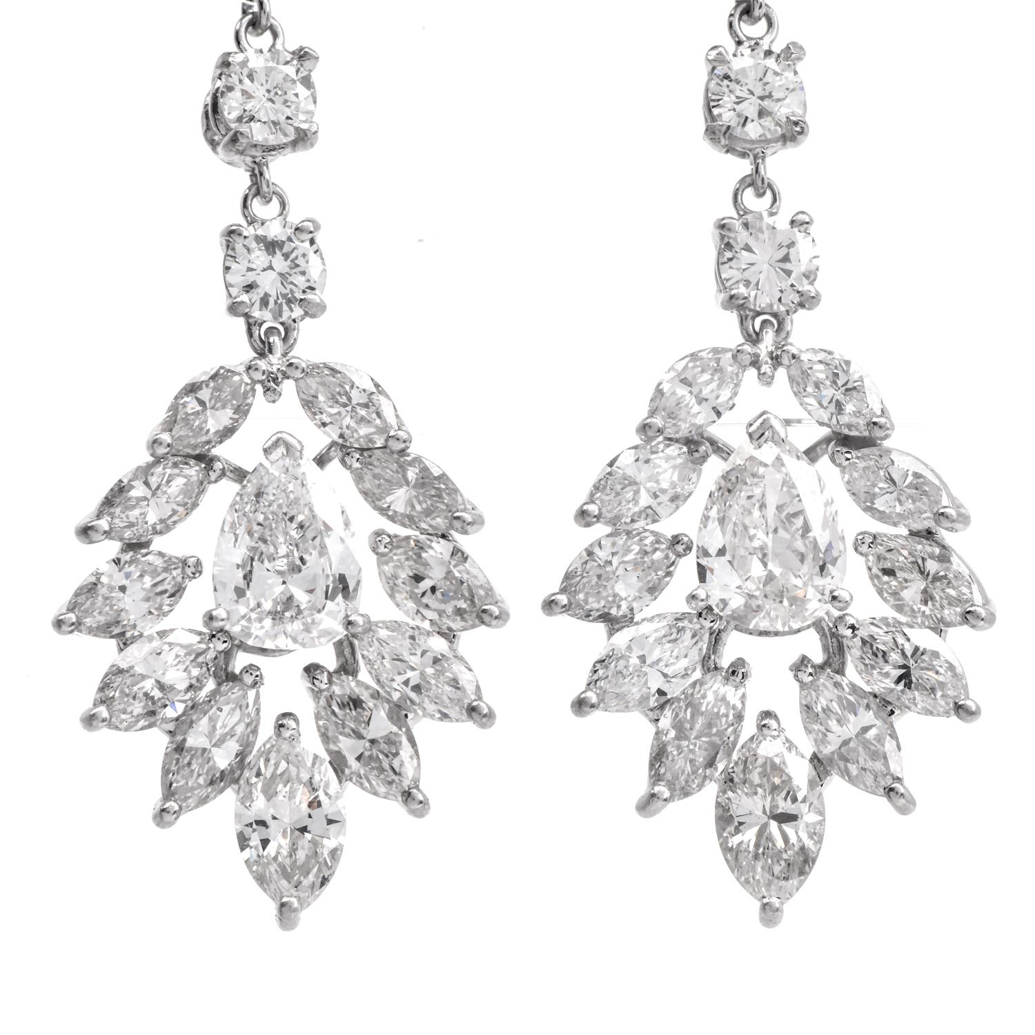 Los impresionantes pendientes en forma de gota de diamante son la mezcla perfecta de elegancia y glamour.

Ideal para eventos de alfombra roja, veladas de gala y despedidas de soltera. Estos pendientes están diseñados para las mujeres sofisticadas y