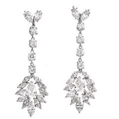 Glamurosos pendientes colgantes de oro de 18 quilates con diamantes de 8,10 quilates