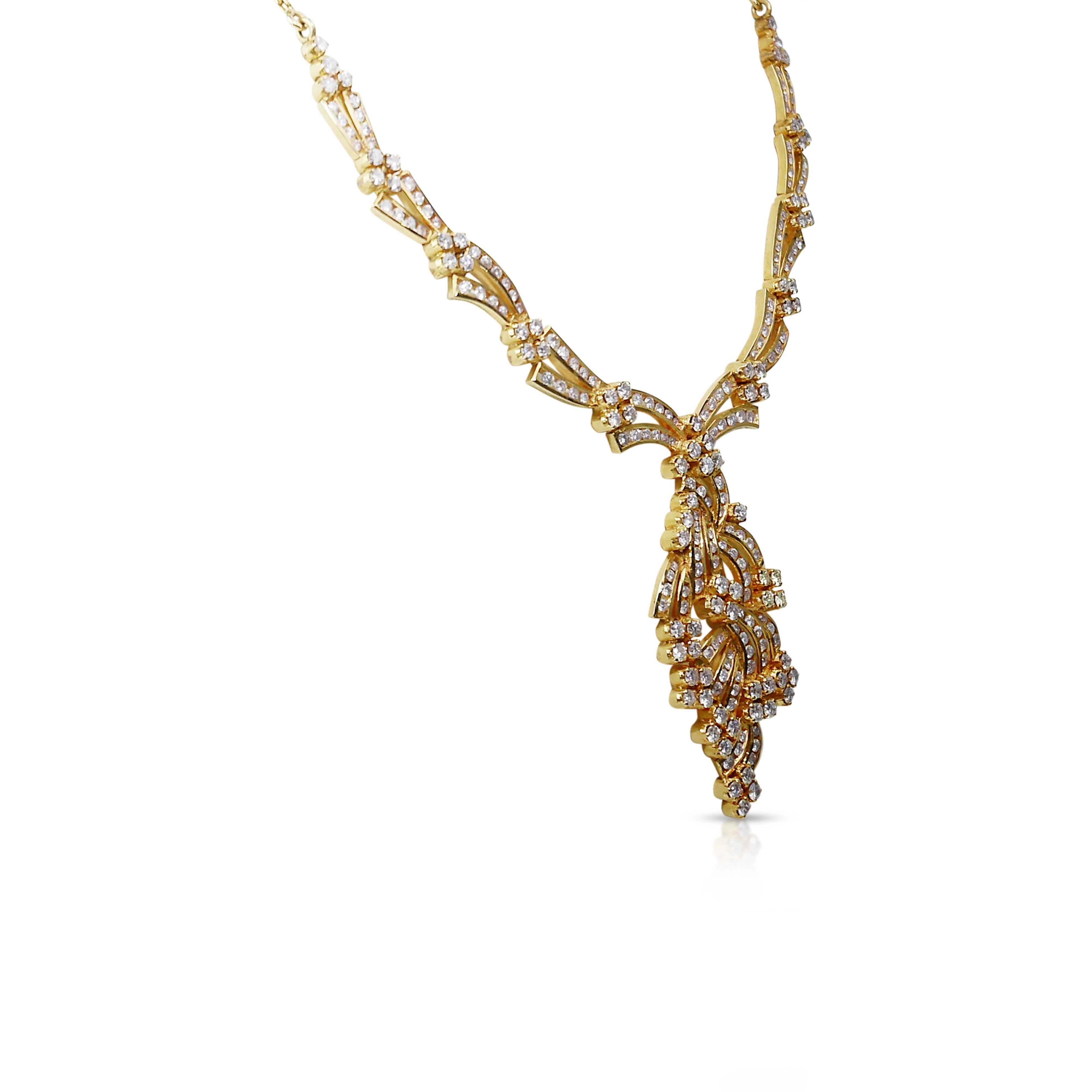 Women's Glamorous 9.76ct Diamonds Necklace in 18k Yellow Gold - IGI Certified For Sale