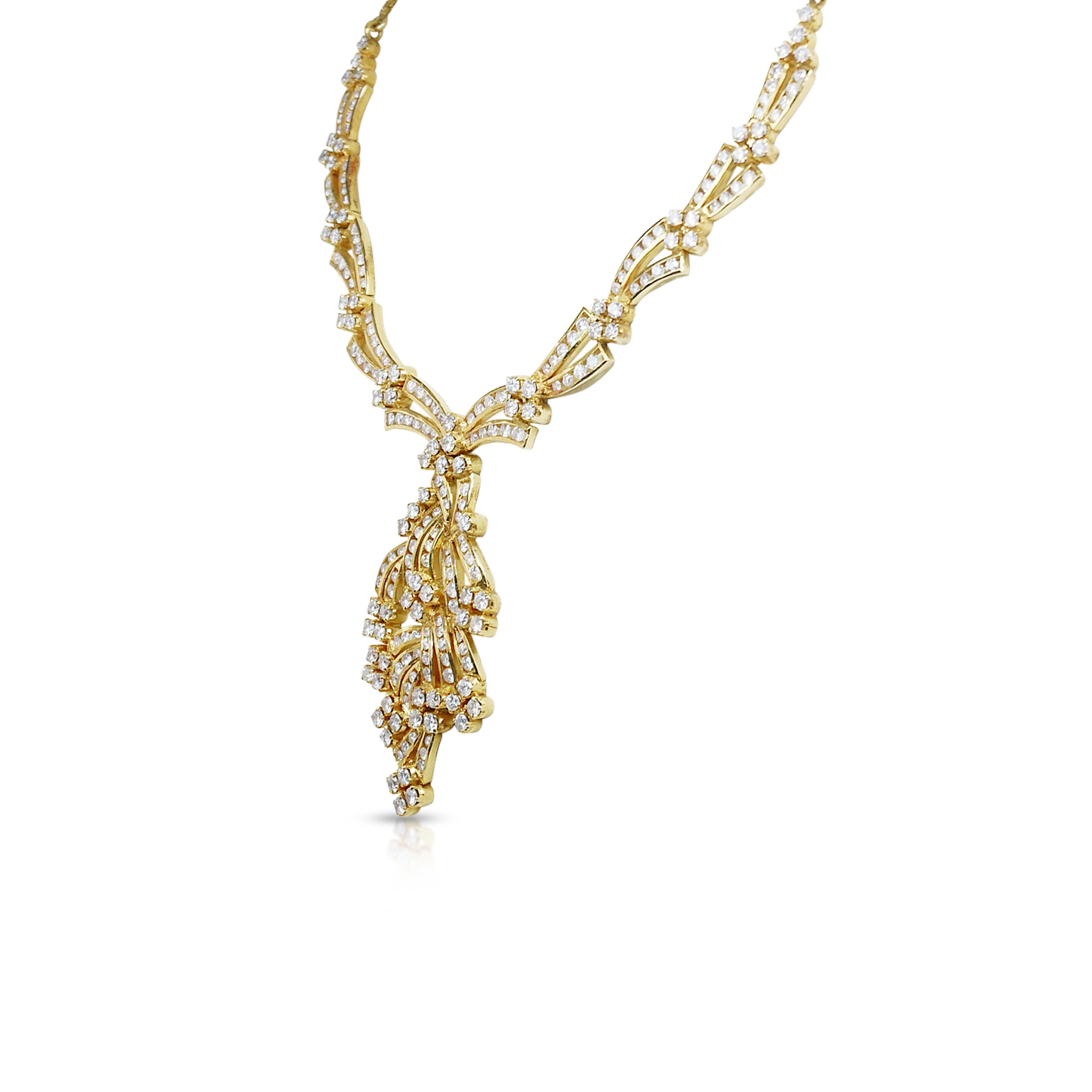 Glamorous 9.76ct Diamonds Necklace in 18k Yellow Gold - IGI Certified For Sale 2