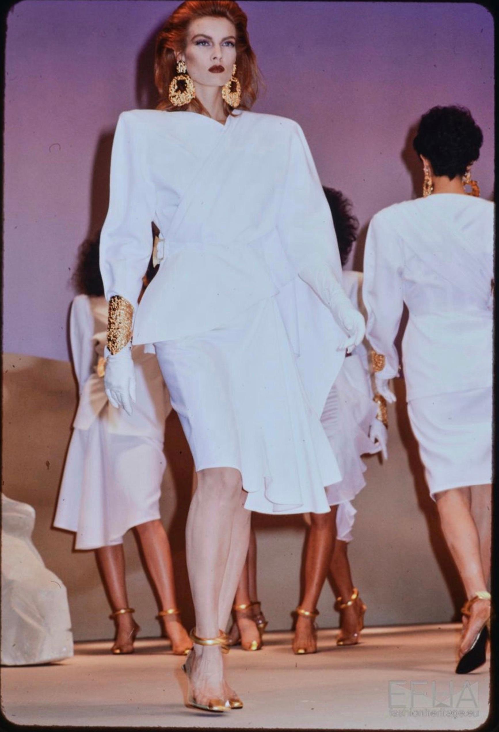 Glamorous Archival Thierry Mugler SS 1986 Gold White Iconic Skirtsuit For Sale 2