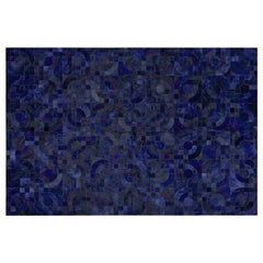 Tapis en cuir de vache bleu nuit, inspiré de l’époque d’Art Déco et des années 1970, de type Block Optico.