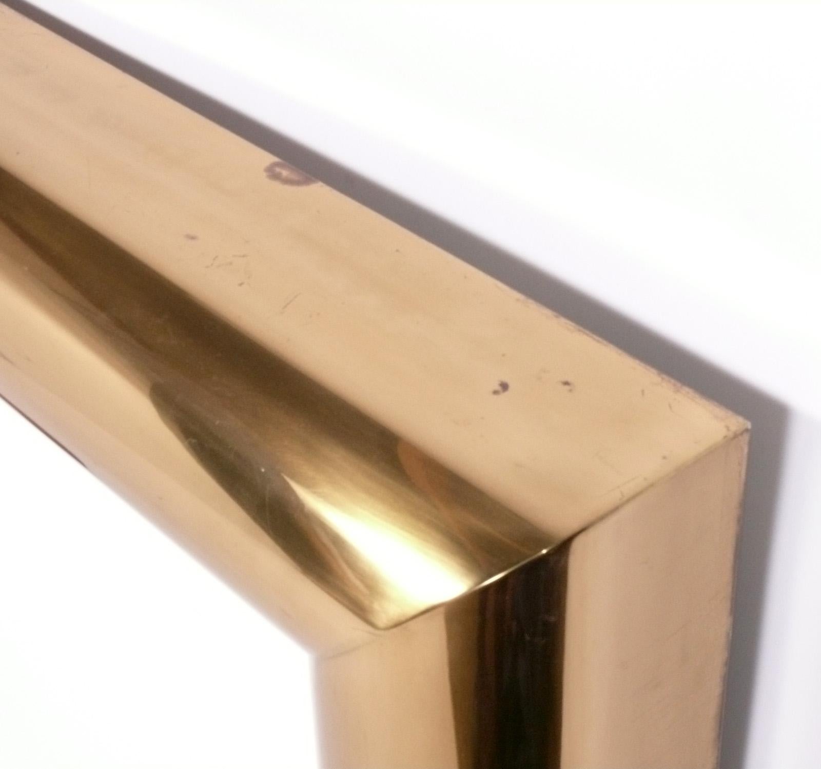 Glamouröser Messingmantel von Danny Alessandro circa 1970er Jahre Kamin (Ende des 20. Jahrhunderts) im Angebot