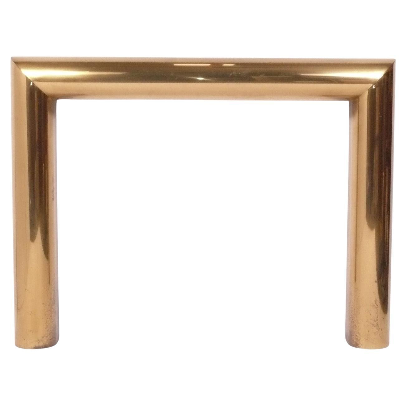 Glamouröser Messingmantel von Danny Alessandro circa 1970er Jahre Kamin im Angebot