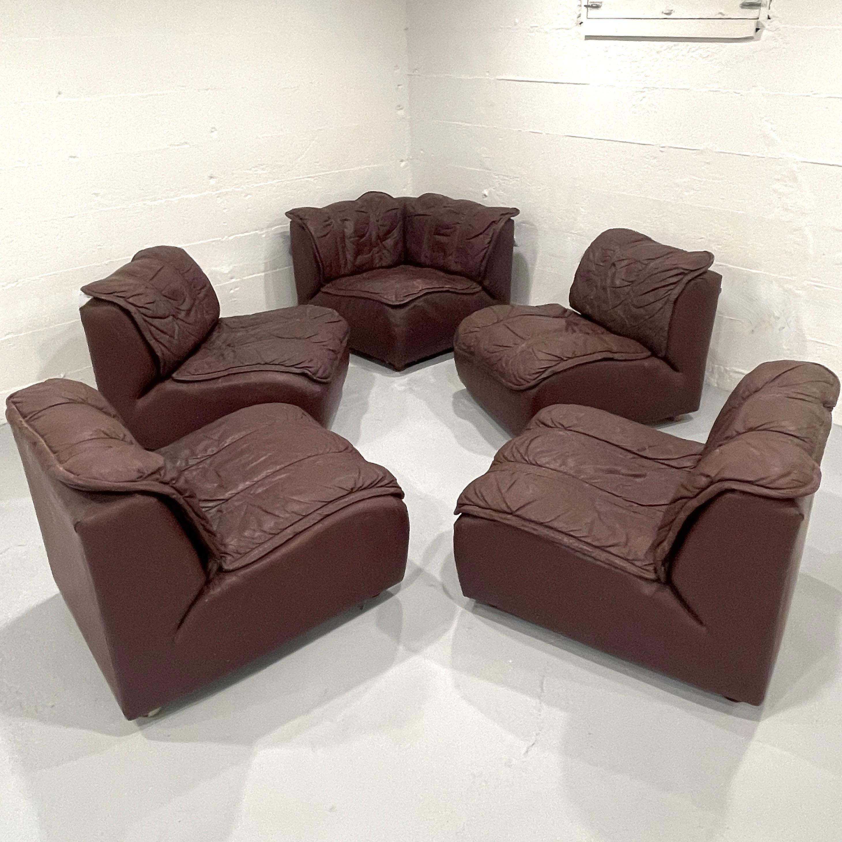20th Century Glamorous Brown Leather Patinated 1970s Sectional Sofa in the Manner of DeSede For Sale