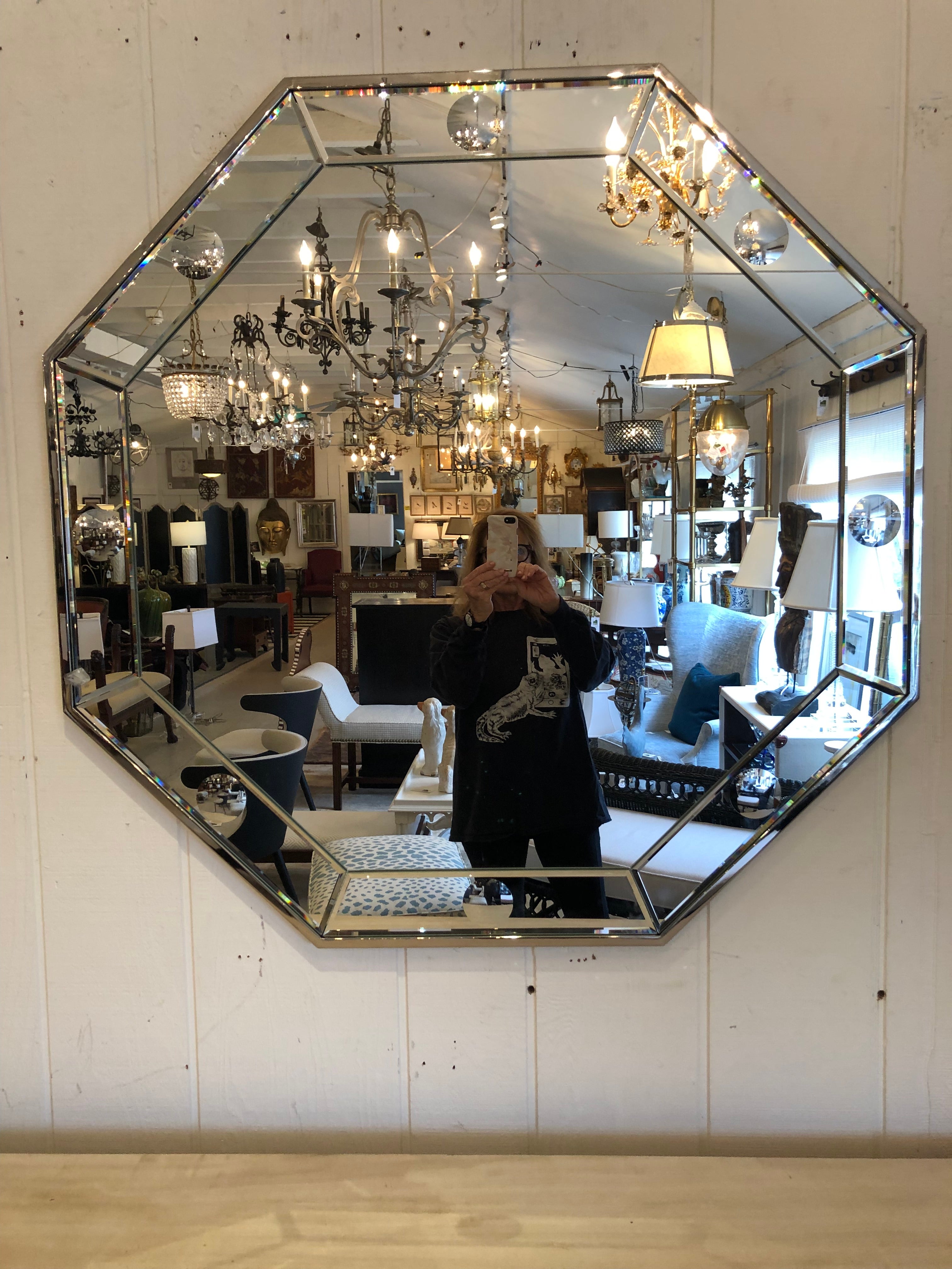 Glamorous large octagonal mirror having bevelled elements and fabulous 