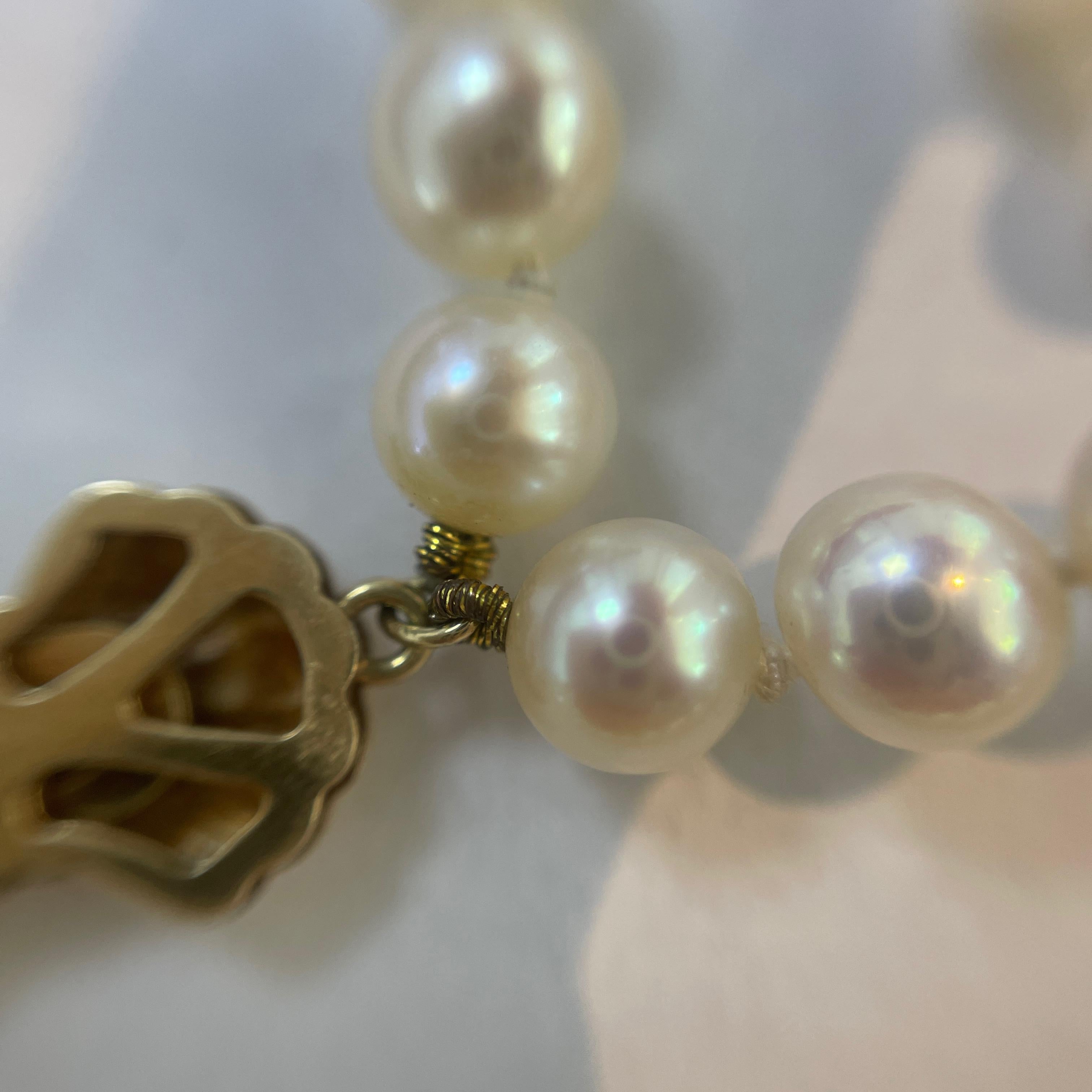 Collier à double rang de perles de culture glamour avec fermoir en or jaune 14k en vente 1