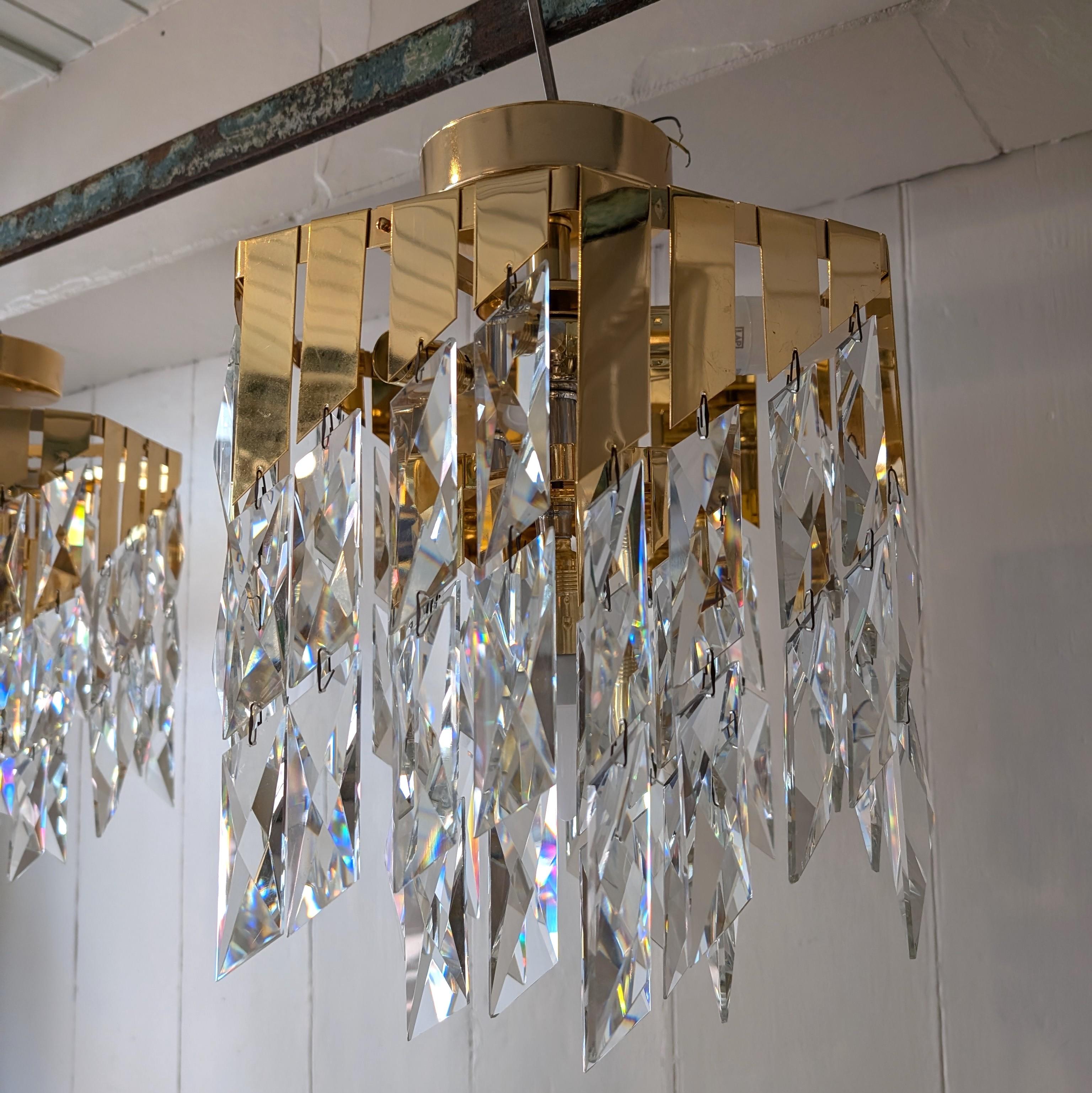 Vintage cut glass rhomboid & gold metal 1980s chandelier In Good Condition In Hastings, GB