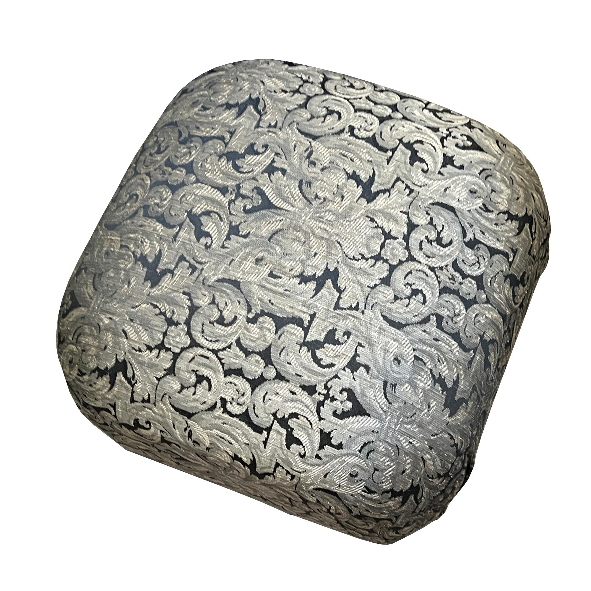 Mid-Century Modern Glamorous Damask Pouf Ottoman in Silver & Black – Vintage Style Statement Piece For Sale