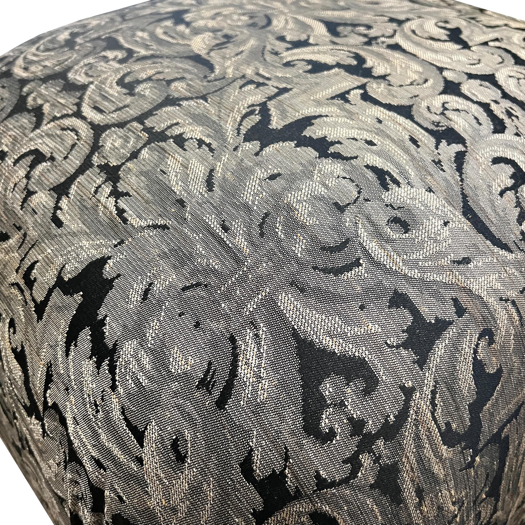 Glamorous Damask Pouf Ottoman in Silver & Black – Vintage Style Statement Piece For Sale 1