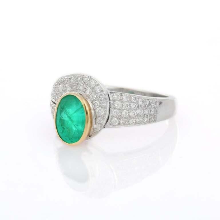 For Sale:  Glamorous Emerald Diamond Wedding Ring Gift in 18k Solid White Gold 5