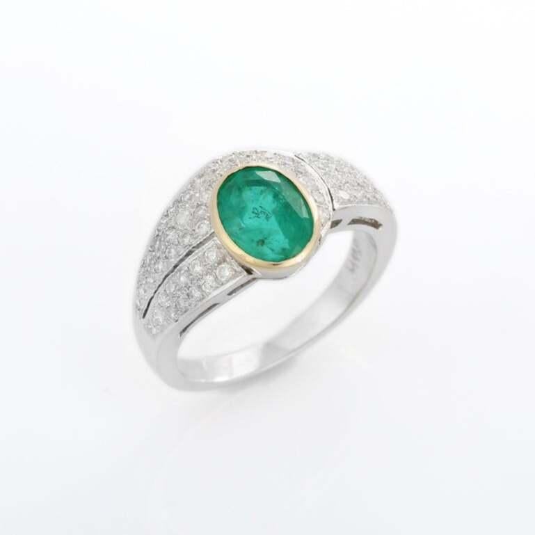 For Sale:  Glamorous Emerald Diamond Wedding Ring Gift in 18k Solid White Gold 7