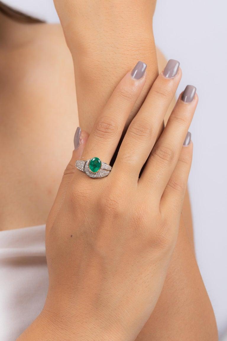 For Sale:  Glamorous Emerald Diamond Wedding Ring Gift in 18k Solid White Gold 8