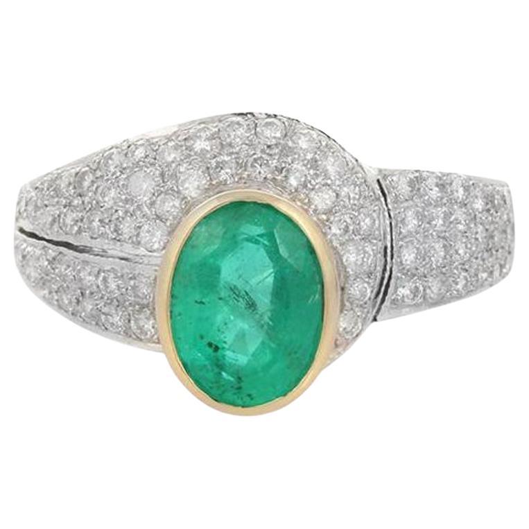 Glamorous Emerald Diamond Wedding Ring Gift in 18k Solid White Gold
