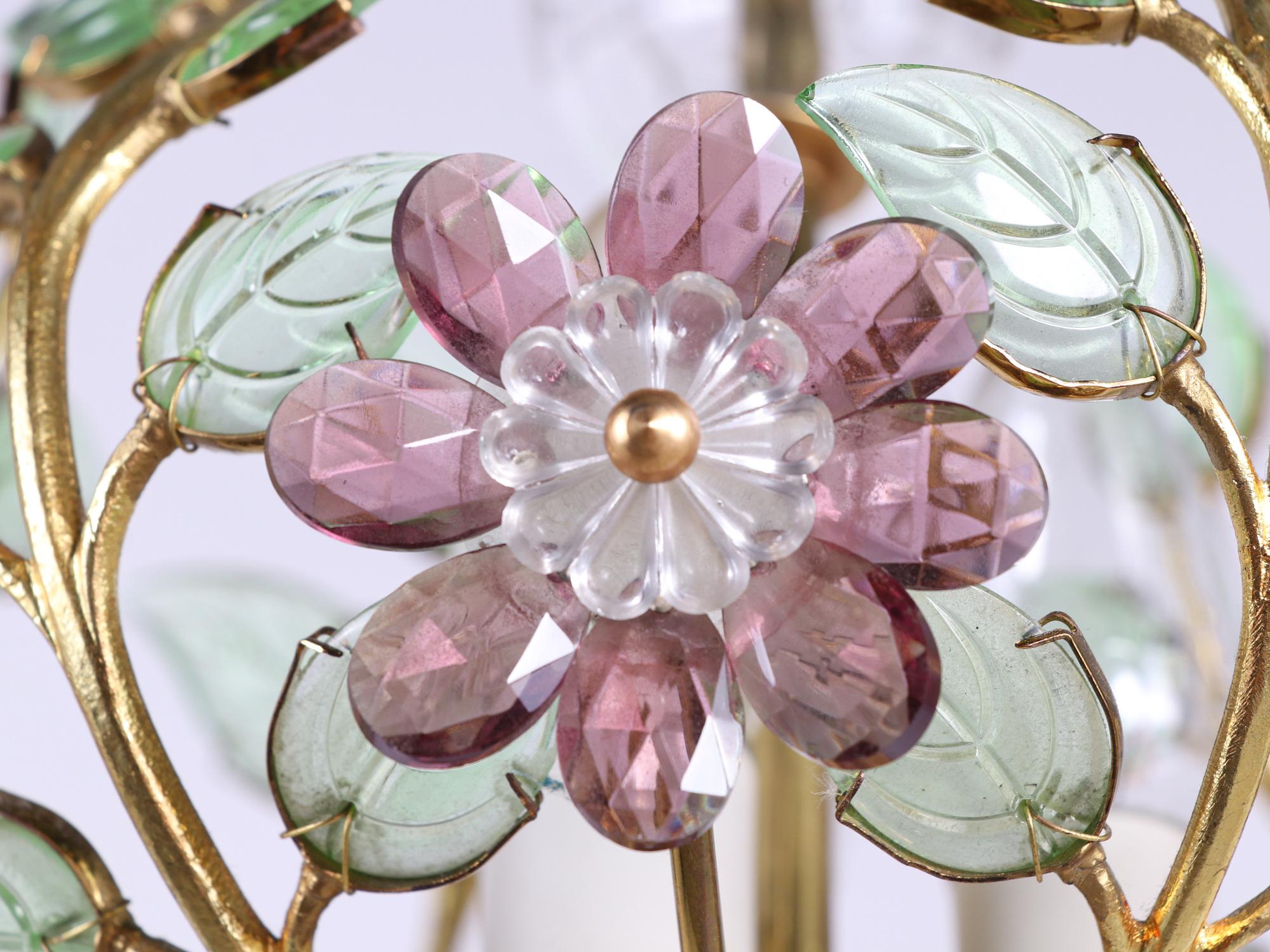 Hollywood Regency Lampadario floreale glamour Cristallo e ottone smeraldo e viola, Palwa Germania 1960 in vendita