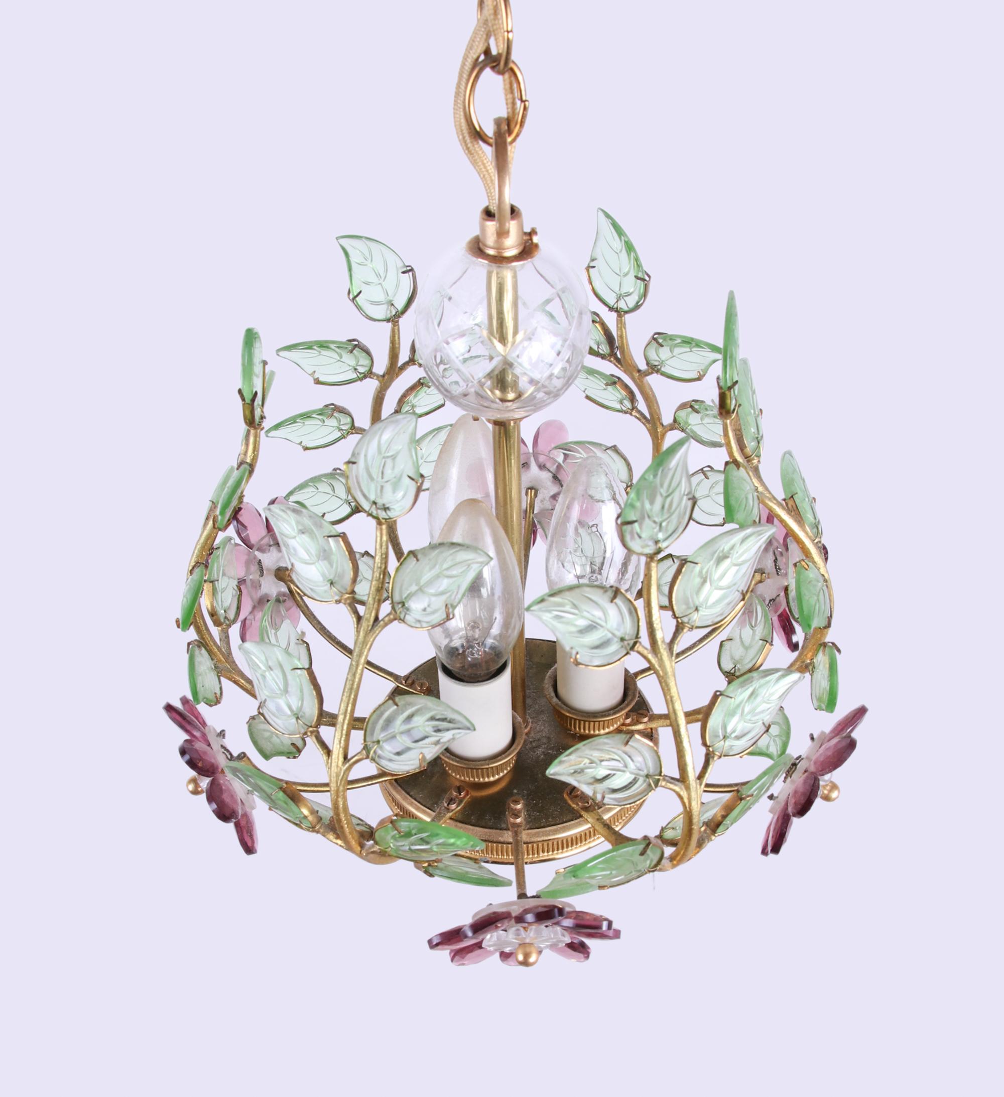 Lampadario floreale glamour Cristallo e ottone smeraldo e viola, Palwa Germania 1960 In condizioni buone in vendita a Niederdorfelden, Hessen