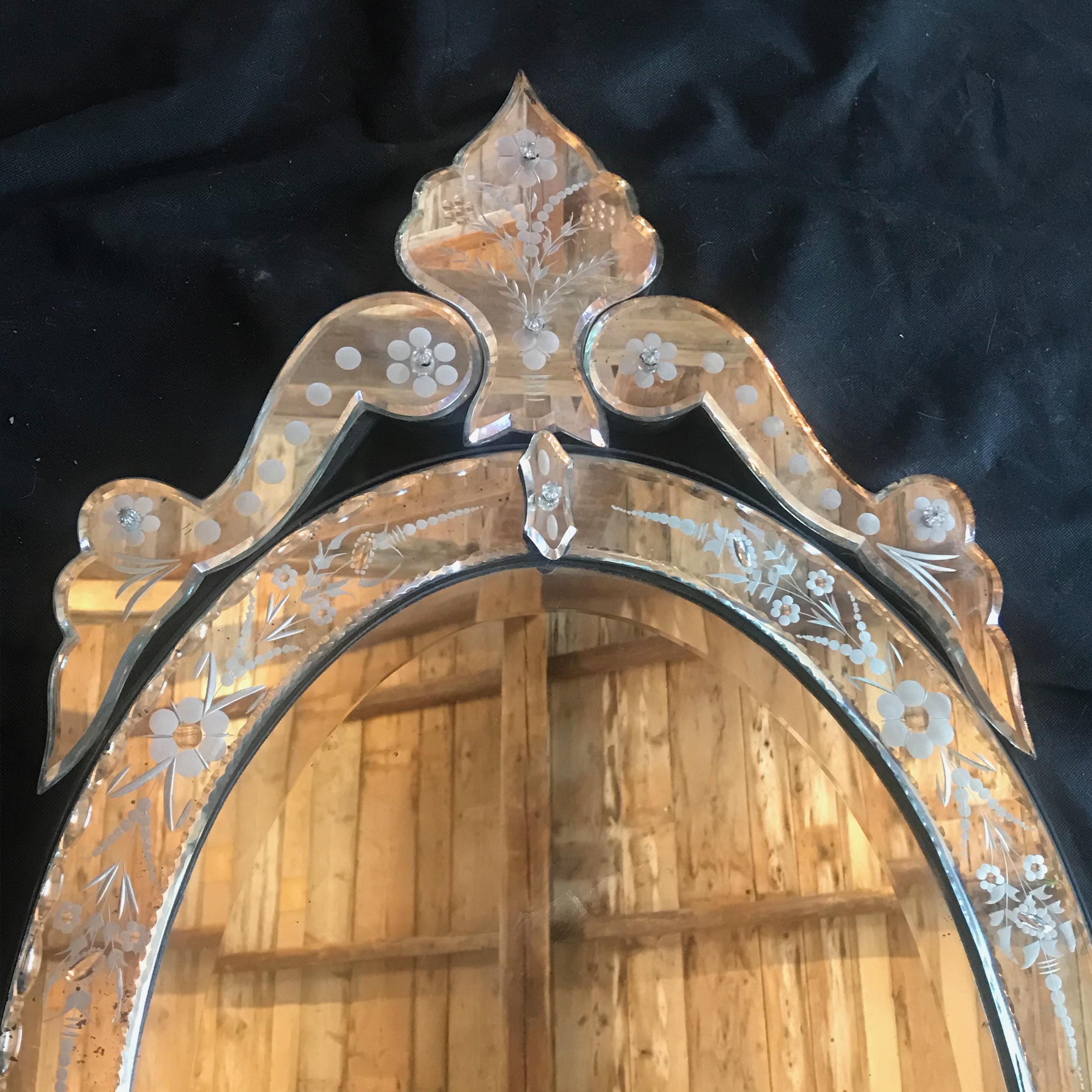 Glamorous French Venetian Glass Oval Beveled Mirror In Excellent Condition In Hopewell, NJ