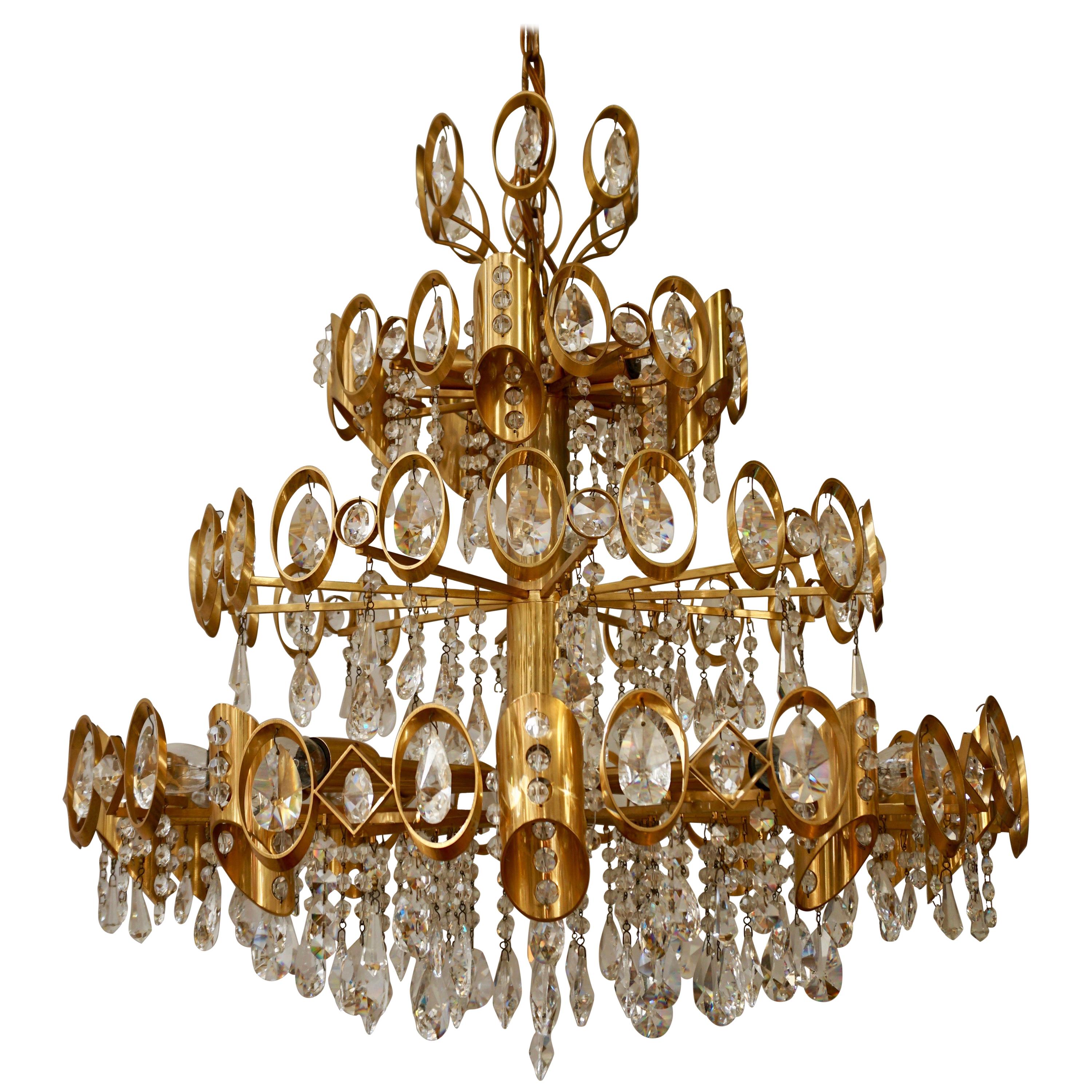 Lustre glamour Hollywood Regency Palwa en laiton doré et cristal en vente