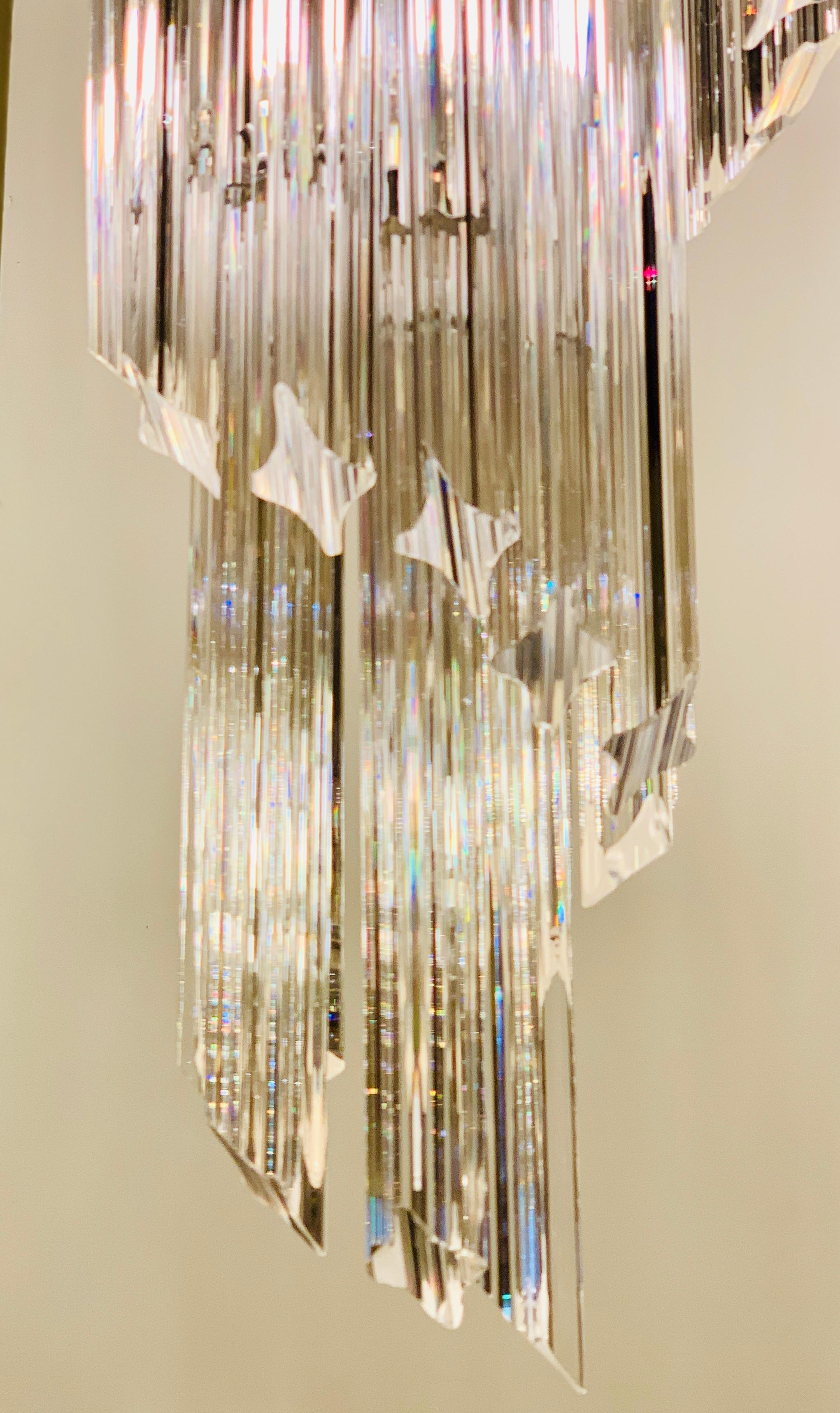 20th Century Glamorous Italian Midcentury Five-Tier Spiral Murano Glass Prism Chandelier For Sale