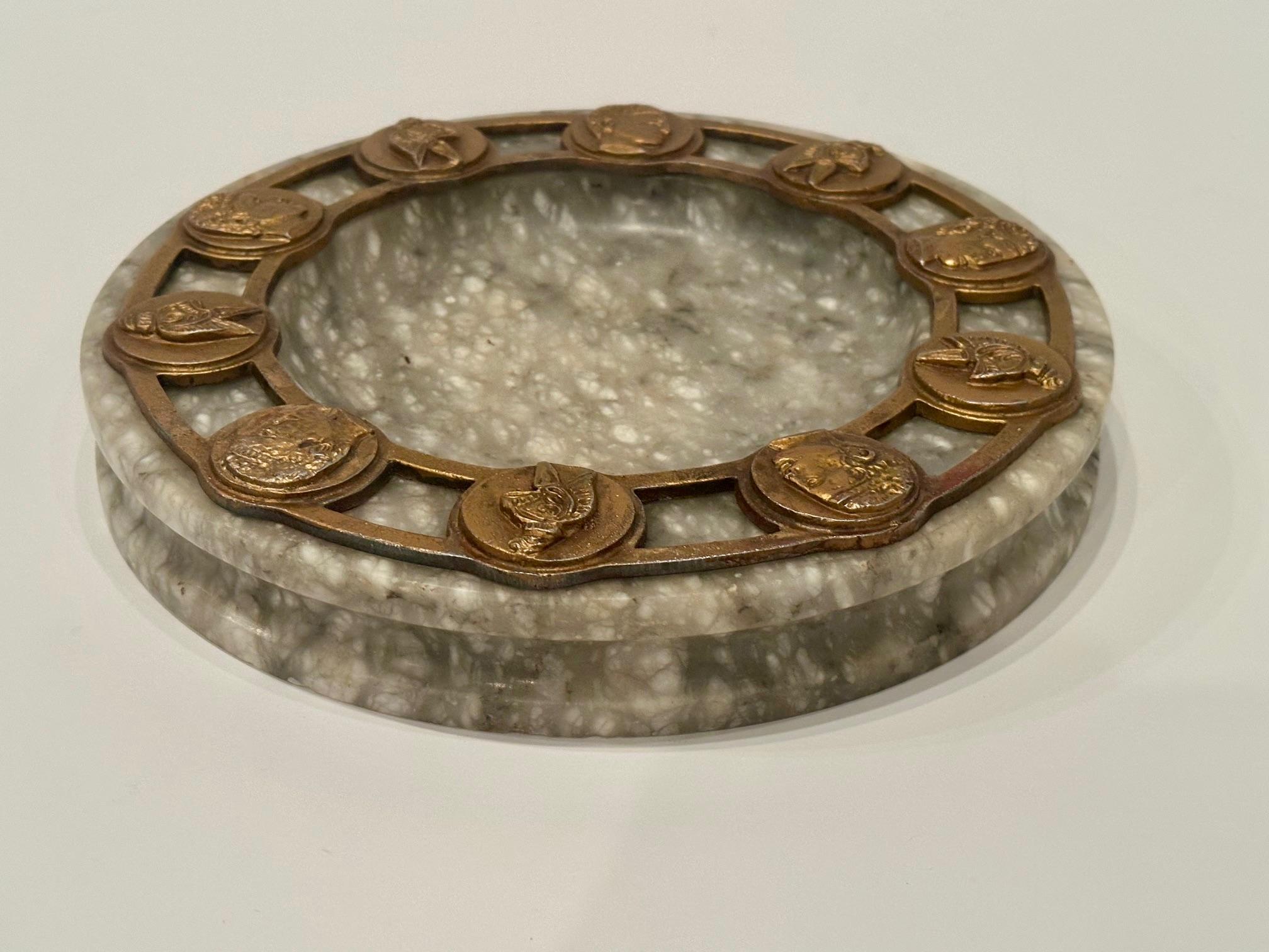 Glamorous Large Marble Ashtray with Neoclassical Roman Gilt Metal Decoration For Sale 2