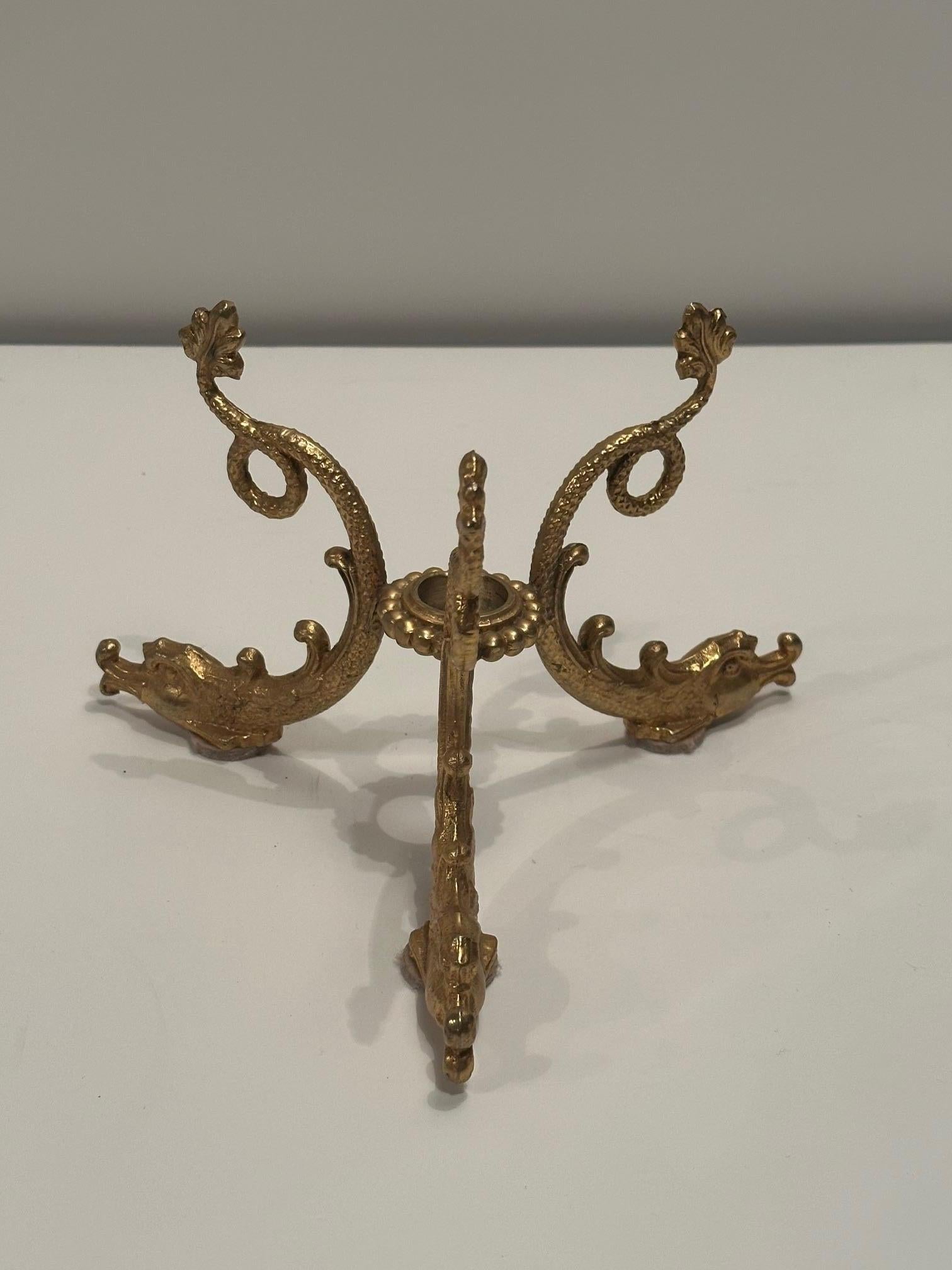 Glamouröse große Marmorkugel auf Bronze-Delfin-Motiv-Ständer im Zustand „Gut“ im Angebot in Hopewell, NJ