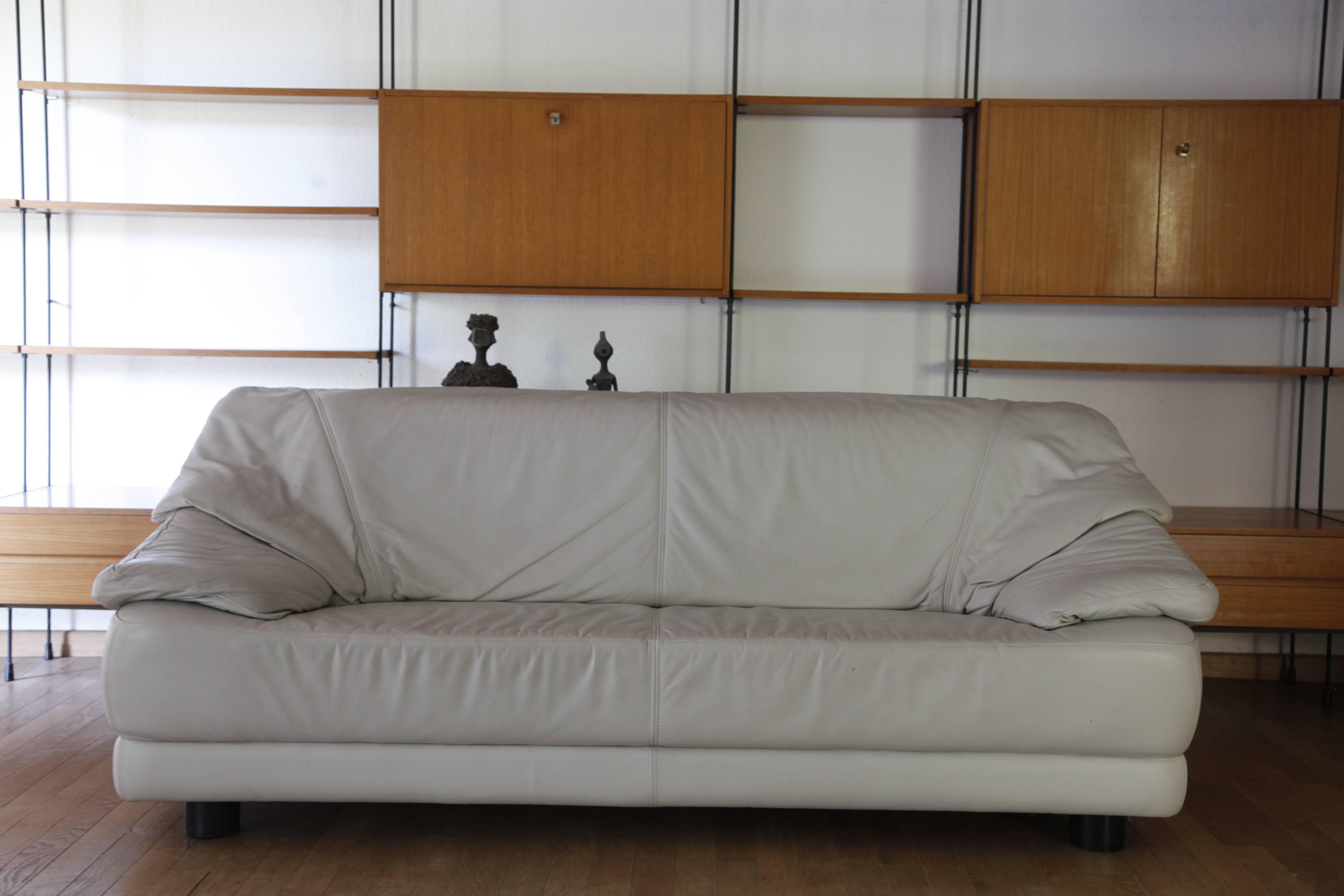 Lounge White Leather Living Room Set Mid-Century Modern, Italy, 1970s 4