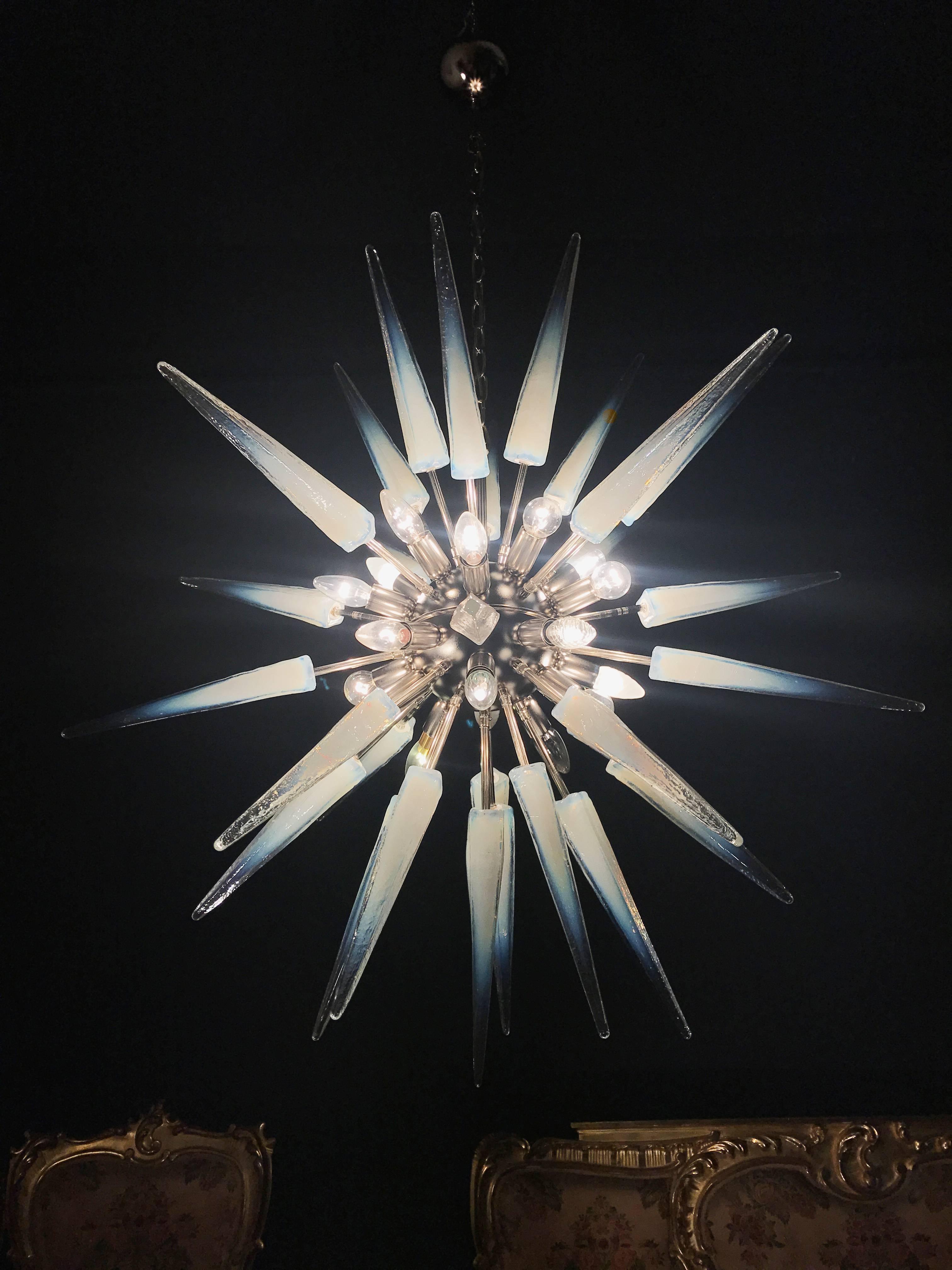 Blown Glass Glamorous Modern Italian Murano Glass Sputnik Fixture For Sale