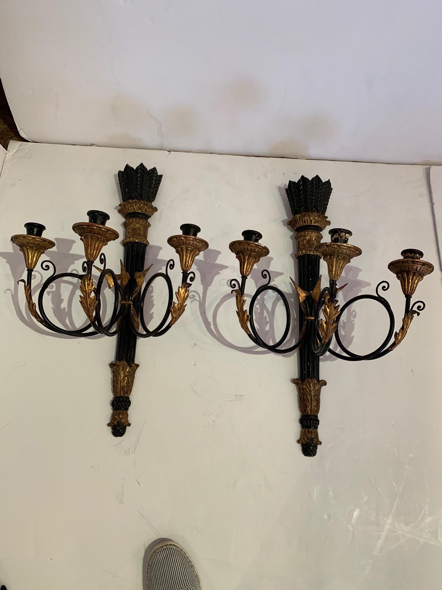 Glamorous Pair of Black and Gold Italian Neoclassical Sconces For Sale 5