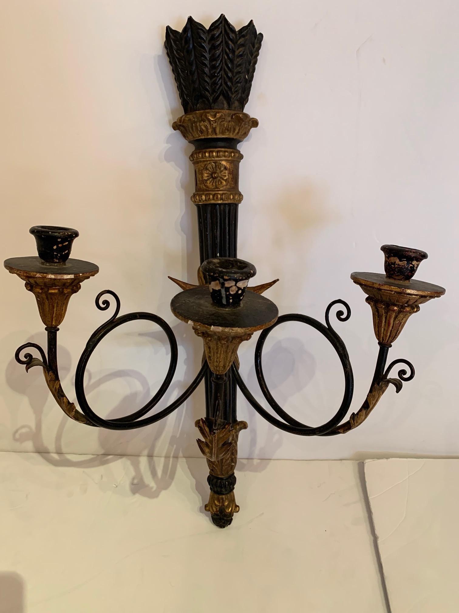 Glamorous Pair of Black and Gold Italian Neoclassical Sconces For Sale 3