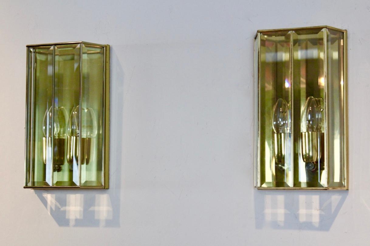 20th Century Glamorous Pair of French Brass and Facet Glass Sconces For Sale