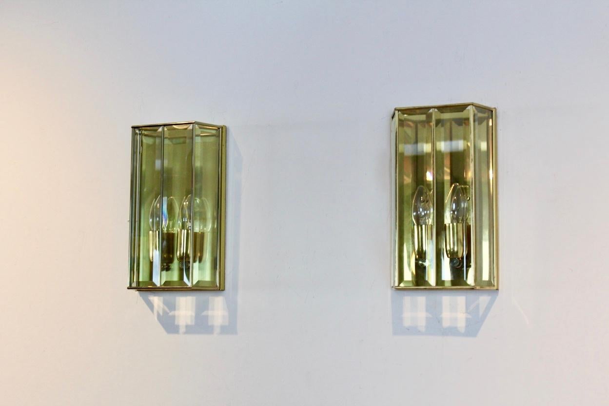 Glamorous Pair of French Brass and Facet Glass Sconces For Sale 4