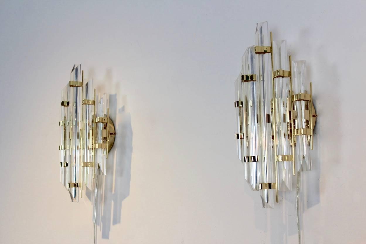 20th Century Glamorous Pair of Italian Brass and Glass Sconces