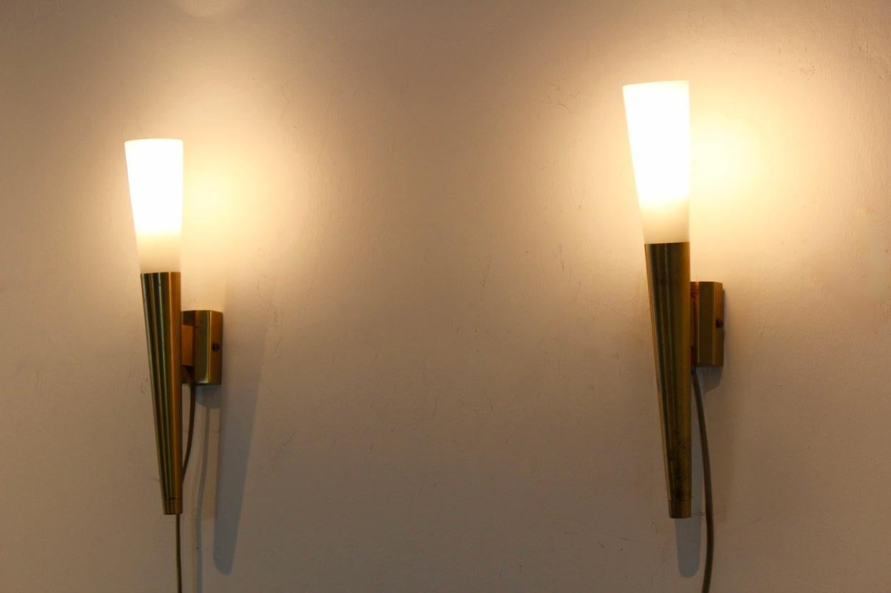 Glamorous Pair of Italian Brass and Opaline Glass Sconces, Italy, 1970s 2