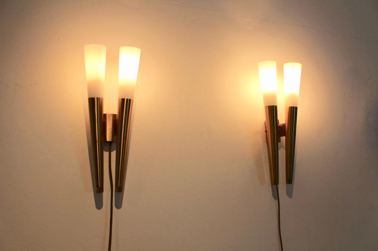 Glamorous Pair of Italian Brass and Opaline Glass Sconces, Italy, 1970s 3