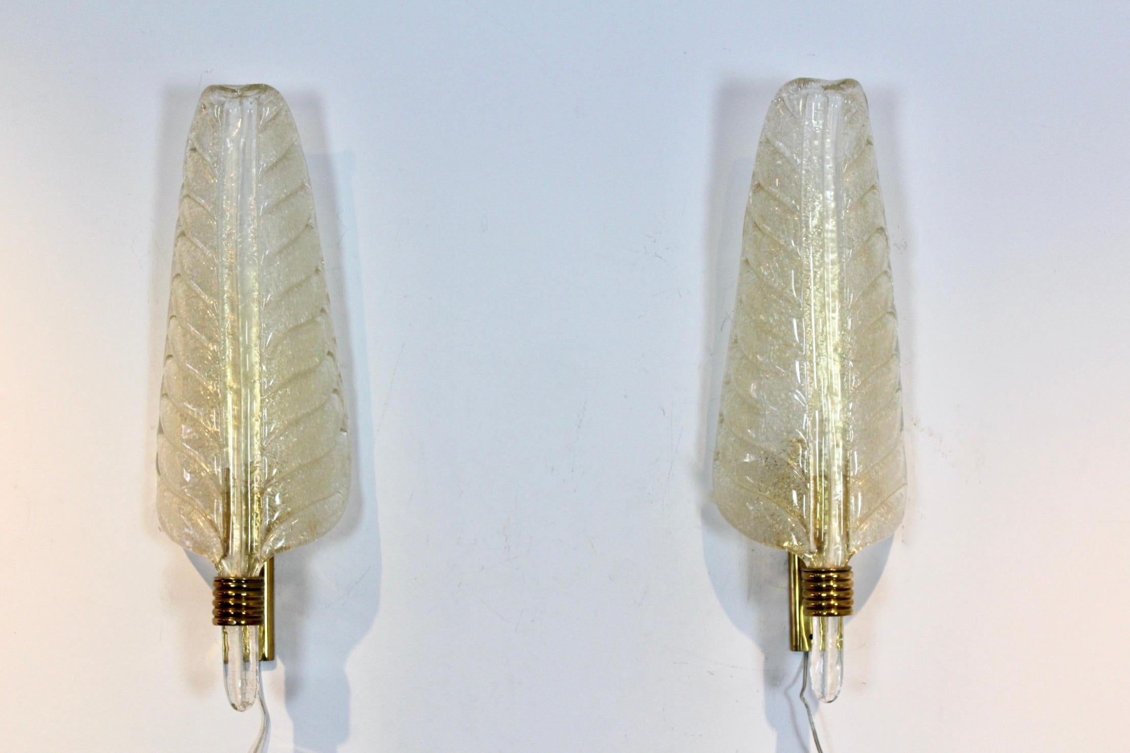 Glamorous Pair of Xl Murano 24kt Gold Flaked Glass Leaf Sconces, Barovier & Toso 4
