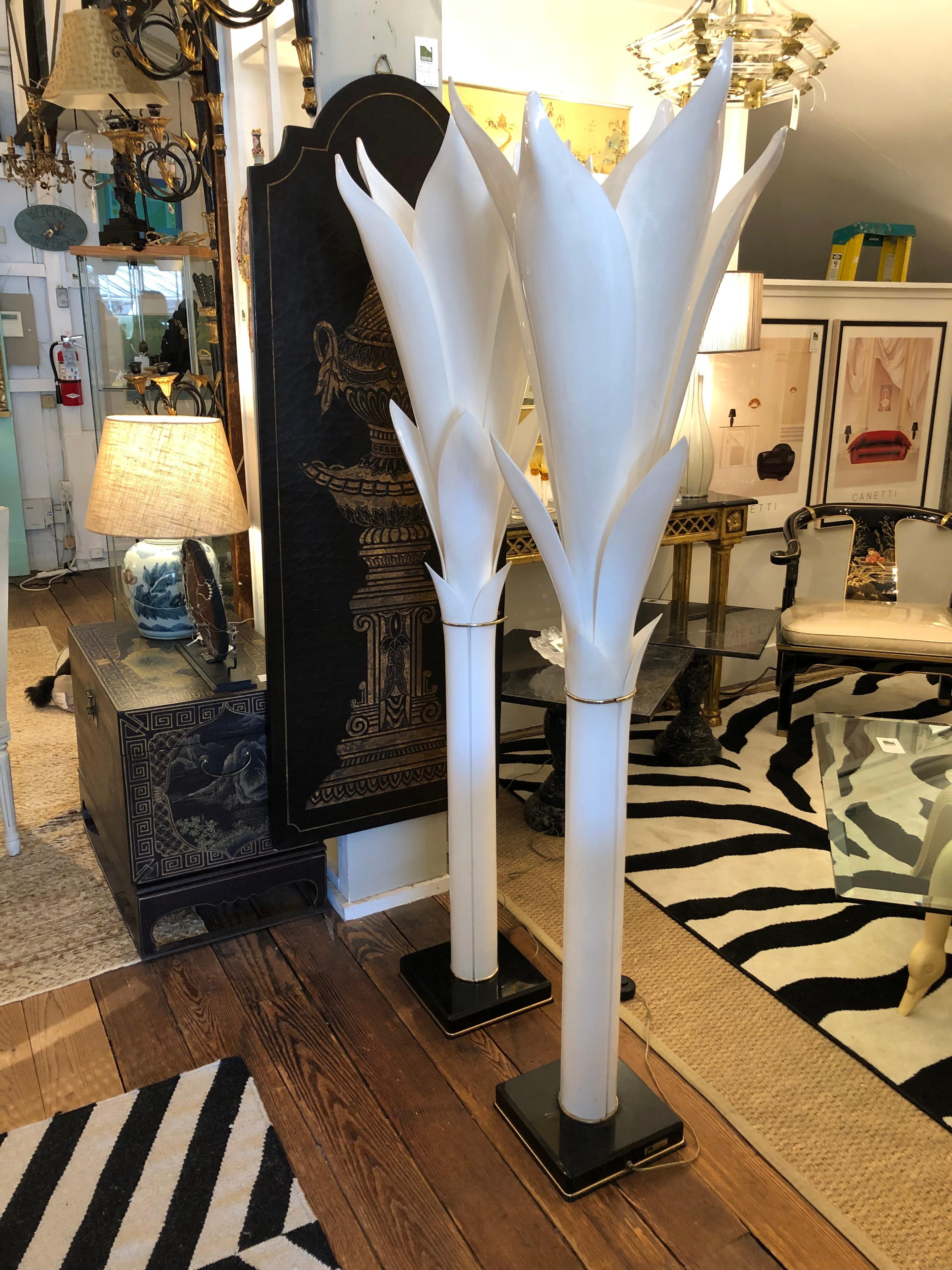 Glamorous Pair Roger Rougier Life Size Moulded White Acrylic Petal Floor Lamps For Sale 4