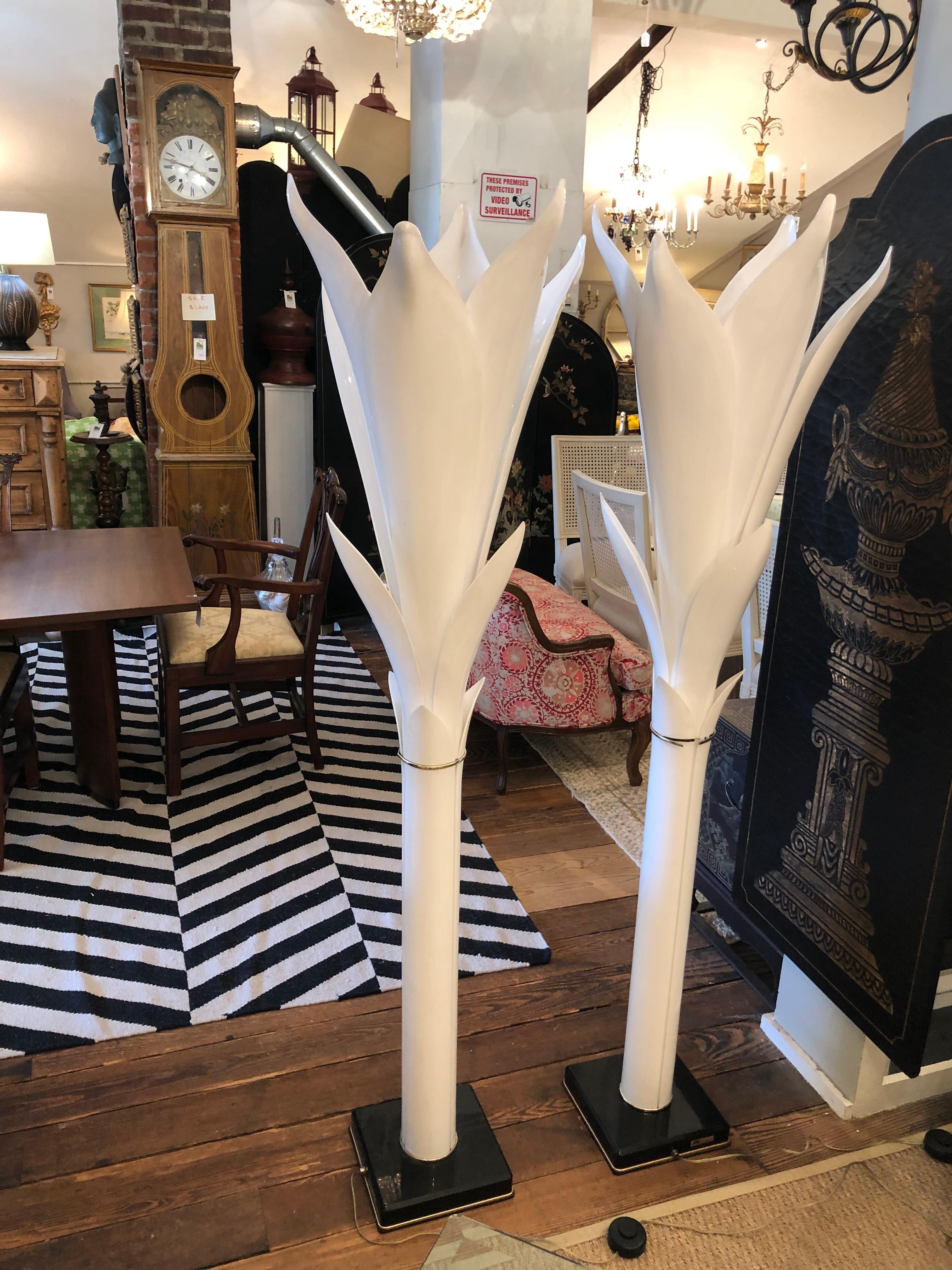 Glamorous Pair Roger Rougier Life Size Moulded White Acrylic Petal Floor Lamps For Sale 5