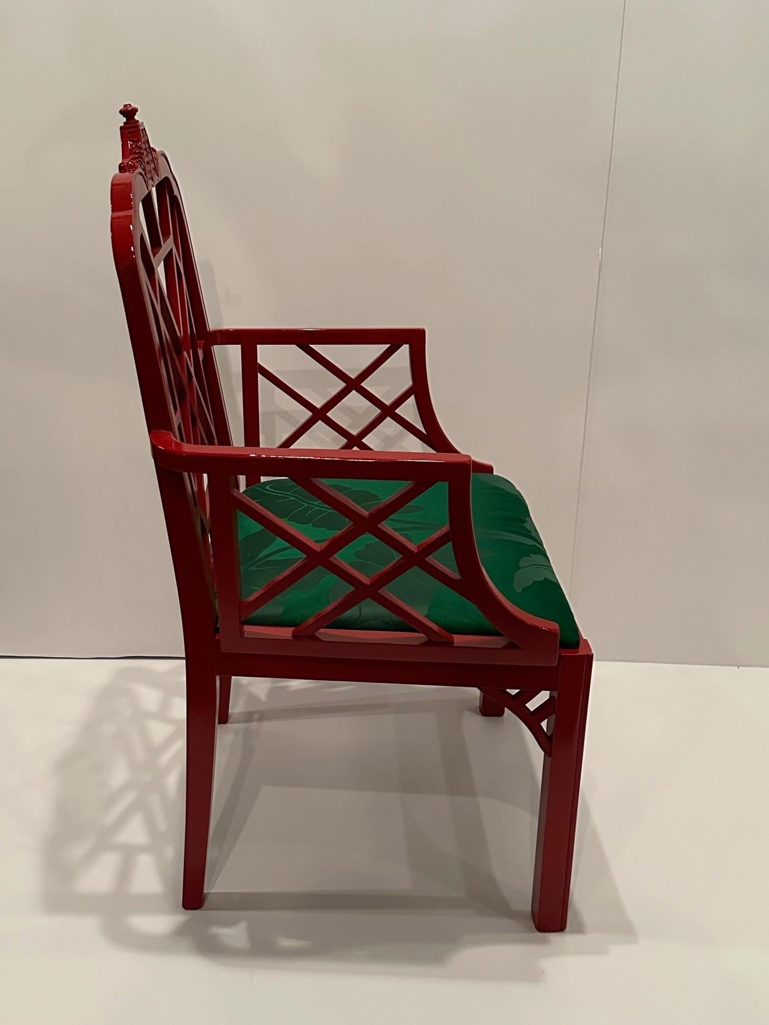 Chinesischer Chippendale-Sessel im Glamour-Stil, rot lackiert (Seide) im Angebot