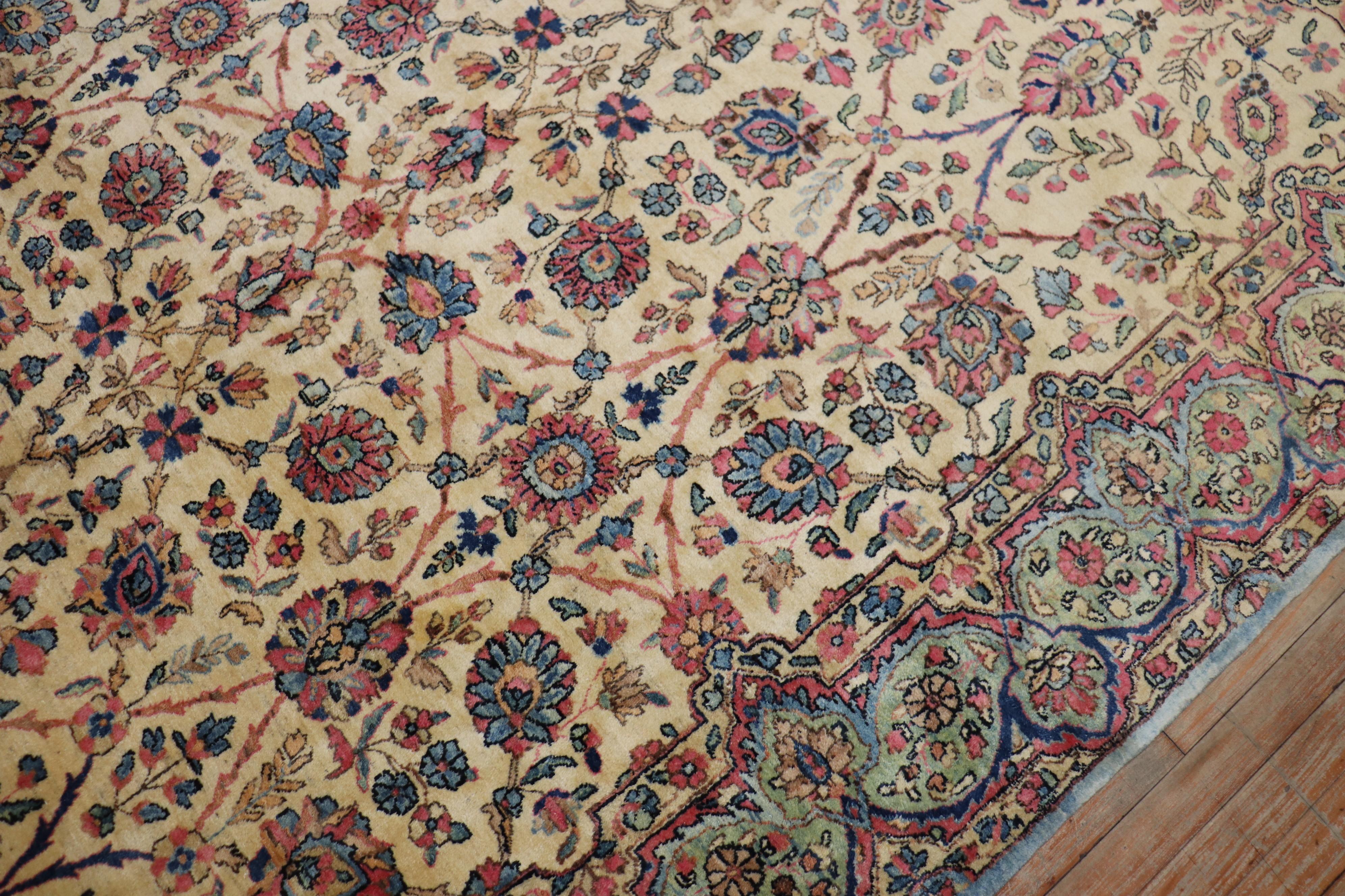 Geblümter königlicher persischer Kerman-Teppich im königlichen Stil (Handgeknüpft) im Angebot