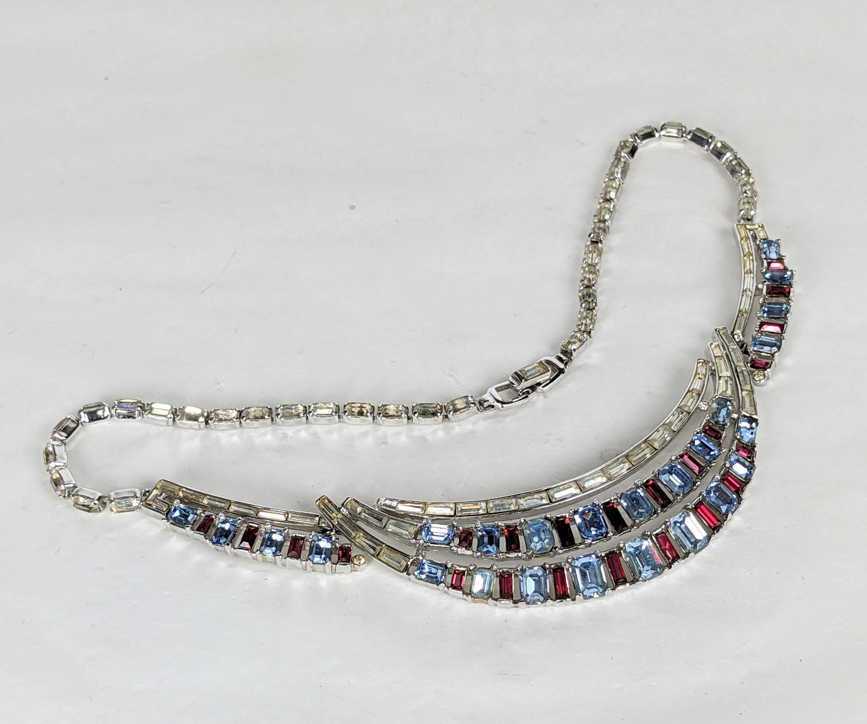 Trifari Collier glamour en fausse aigue-marine et rubis Excellent état - En vente à New York, NY