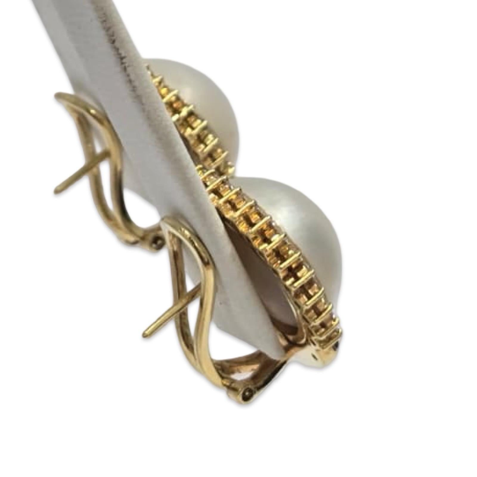 Donna Orecchini a cerchio con diamanti e perle dei mari del sud in oro 18 carati, 15 mm. in vendita