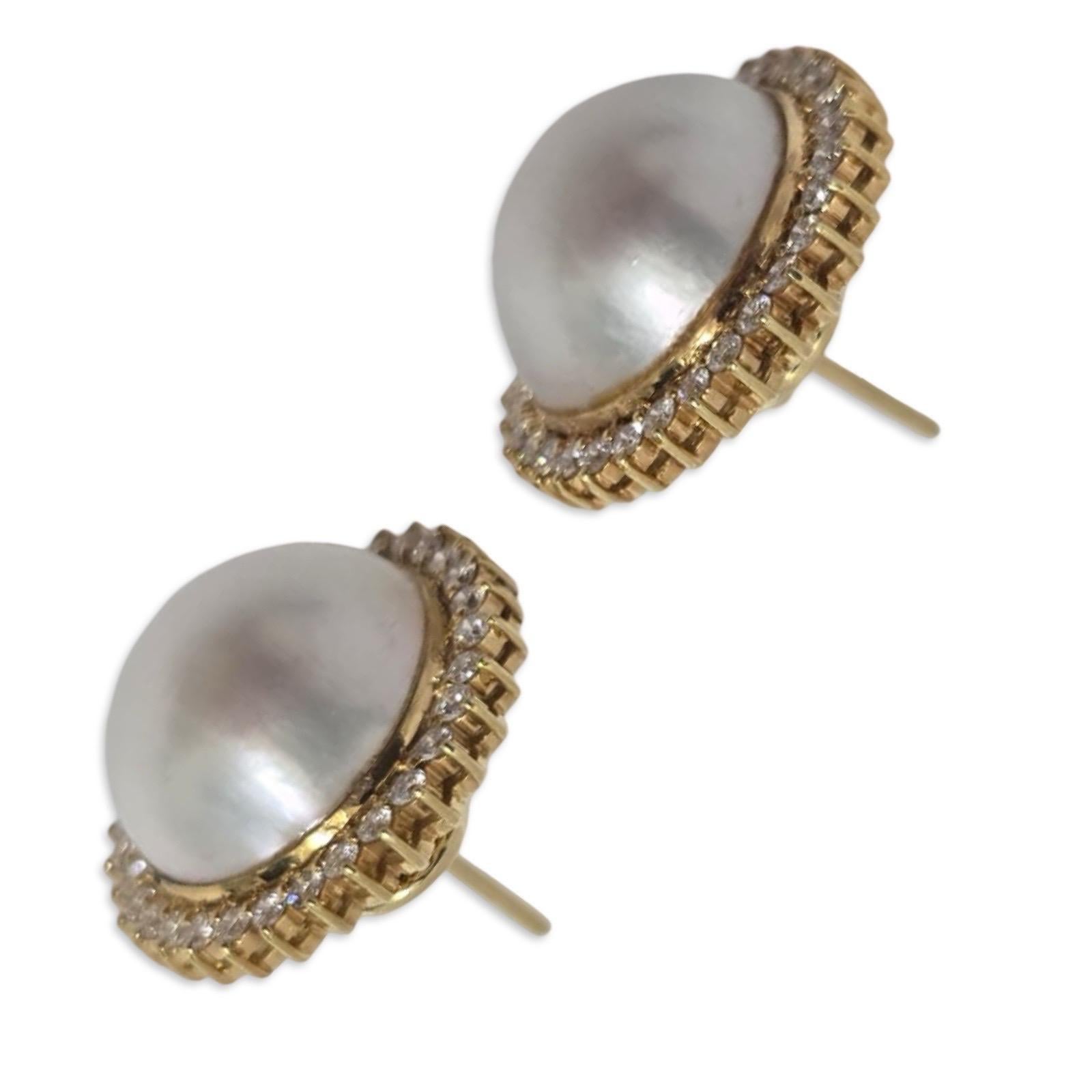 Orecchini a cerchio con diamanti e perle dei mari del sud in oro 18 carati, 15 mm. in vendita 1