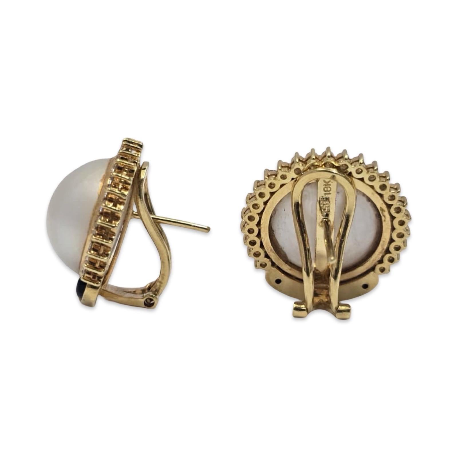 Orecchini a cerchio con diamanti e perle dei mari del sud in oro 18 carati, 15 mm. in vendita 2