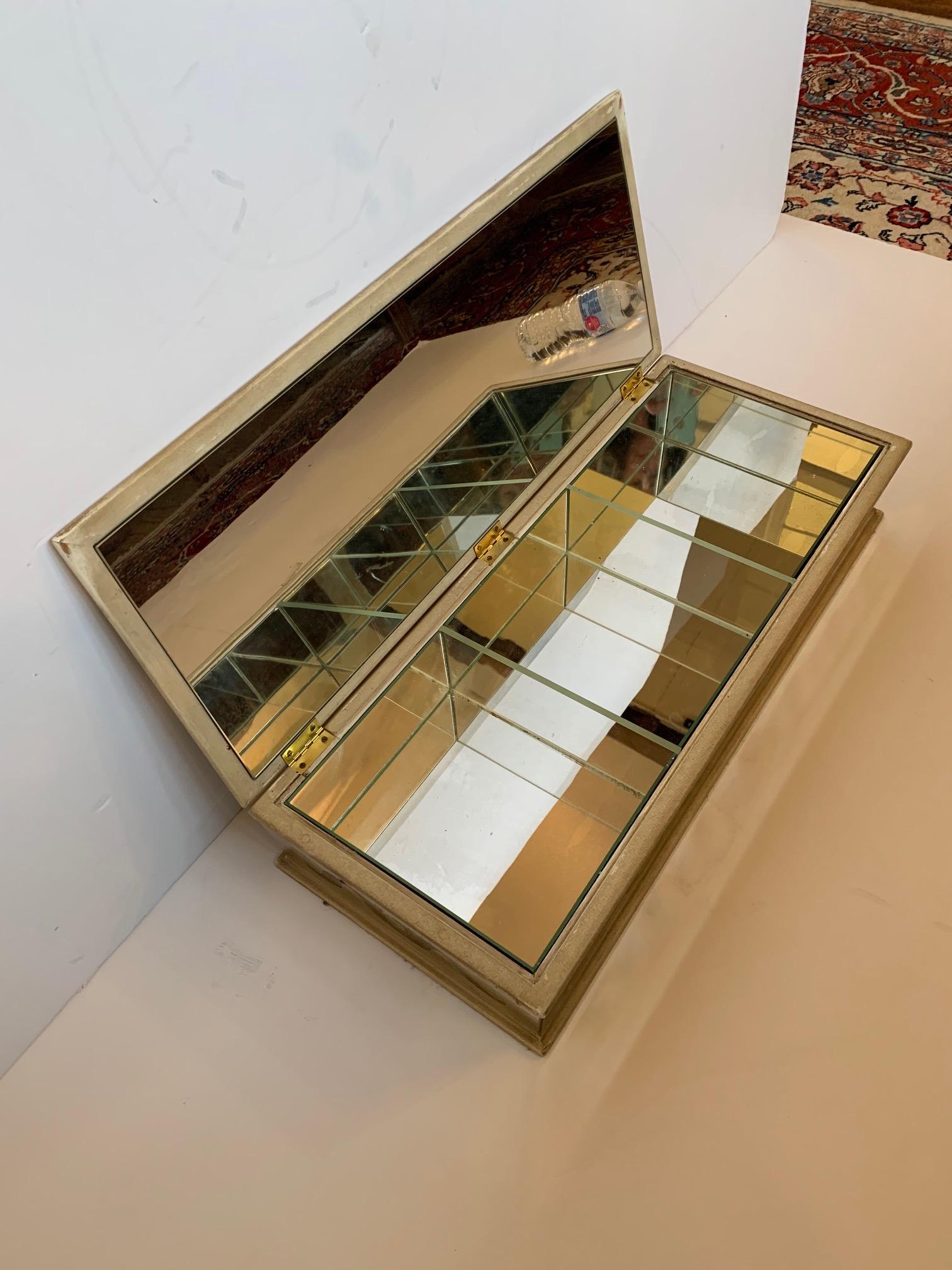 Glamorous Vintage Églomisé Mirrored Jewelry Box 5