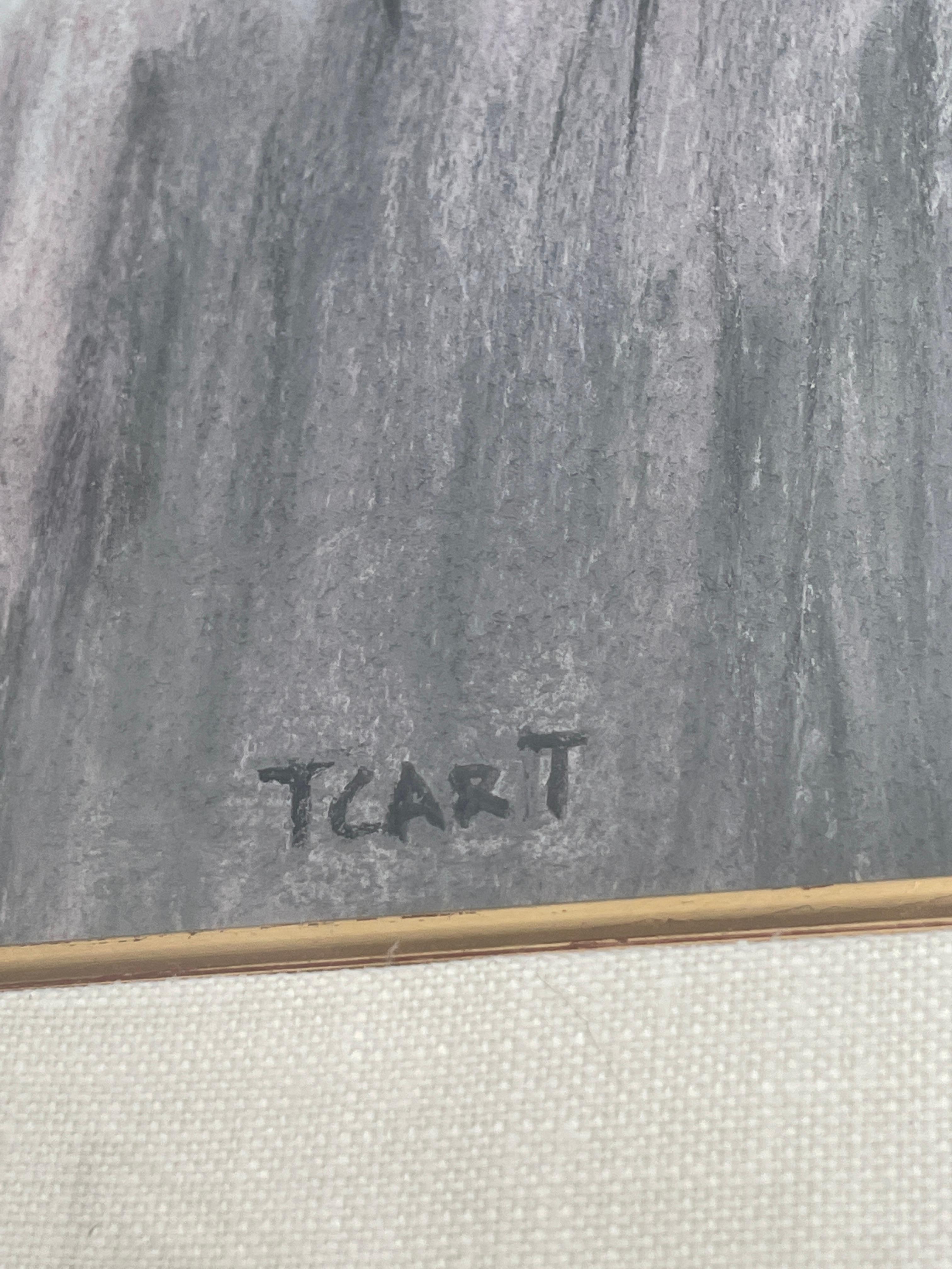 Disegno a pastello di una donna affascinante seduta con tre piccoli cani adorabili al suo fianco.