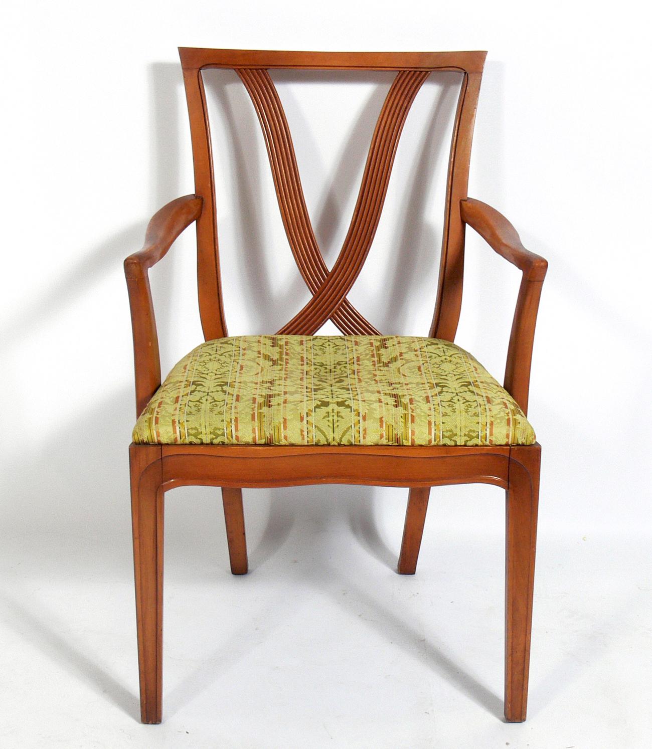Chaises de salle à manger glamour à dossier en X, conçues par Tomlinson, américain, vers les années 1950. Ces chaises sont actuellement en cours de finition et de retapissage et peuvent être réalisées dans la couleur et le tissu de votre choix. Le