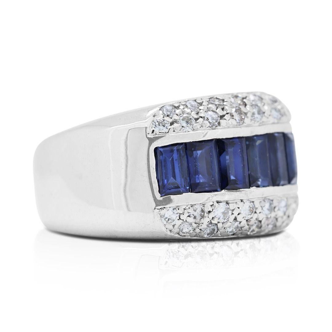 Taille émeraude Bague glamour faite à la main avec saphir 1,85 carat et diamants en or blanc 18 carats en vente