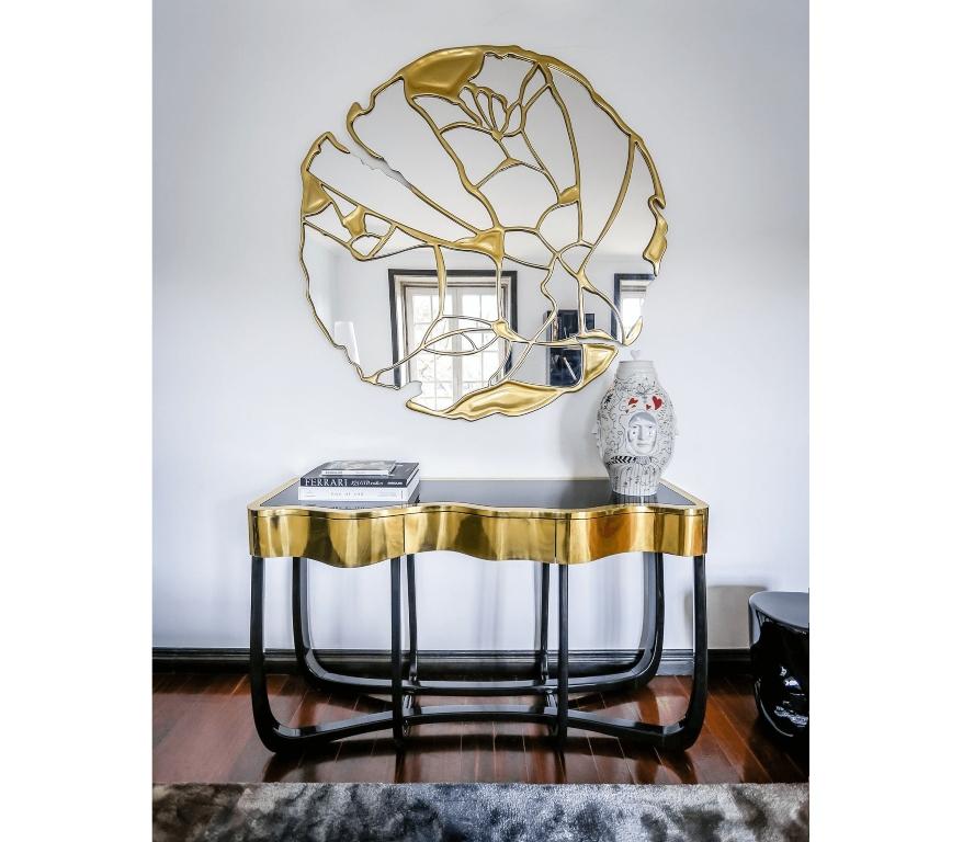 Modern Glance Mirror with Gold Lacquer Finish by Boca do Lobo For Sale